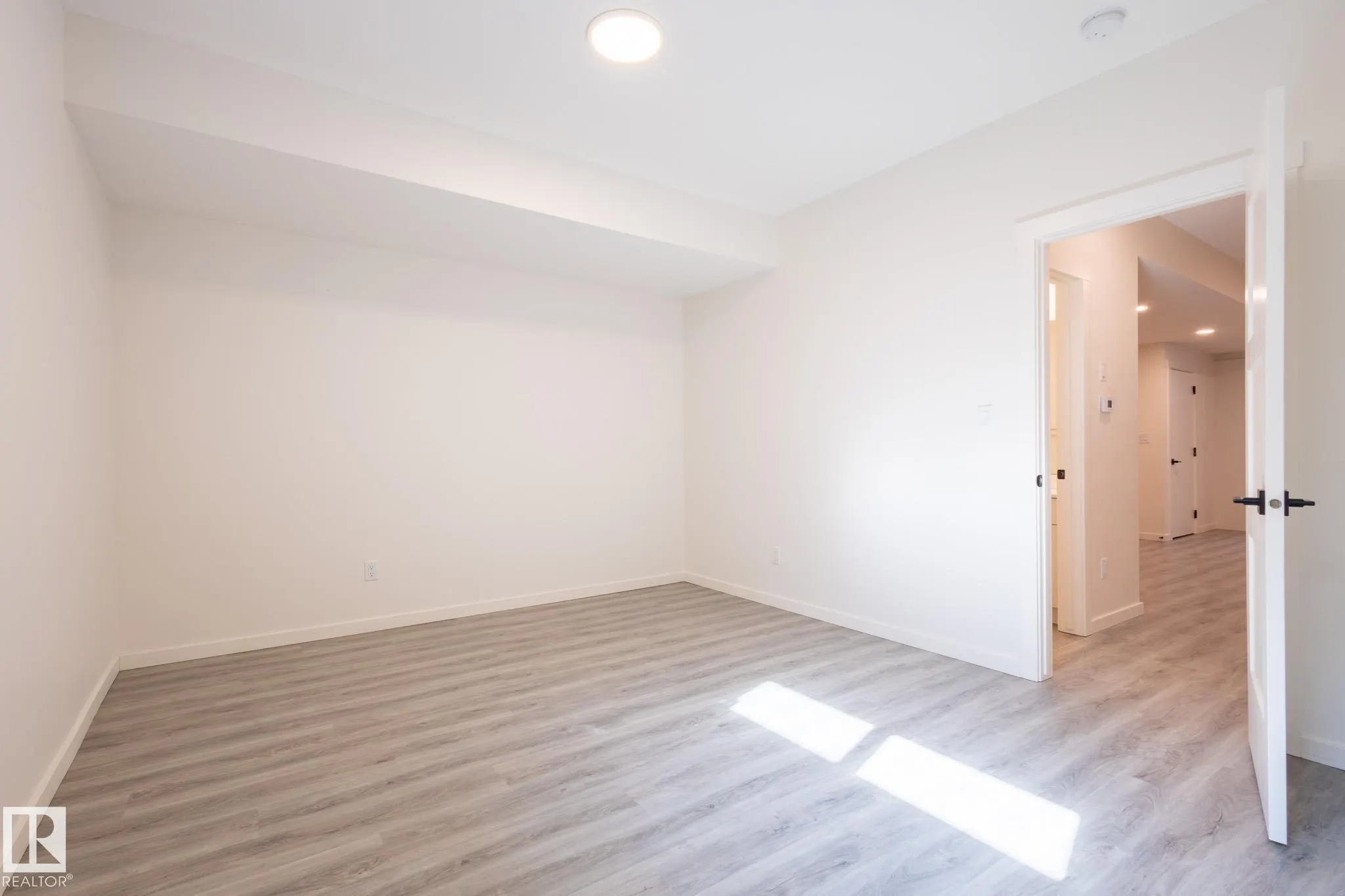 1215 PODERSKY Wynd