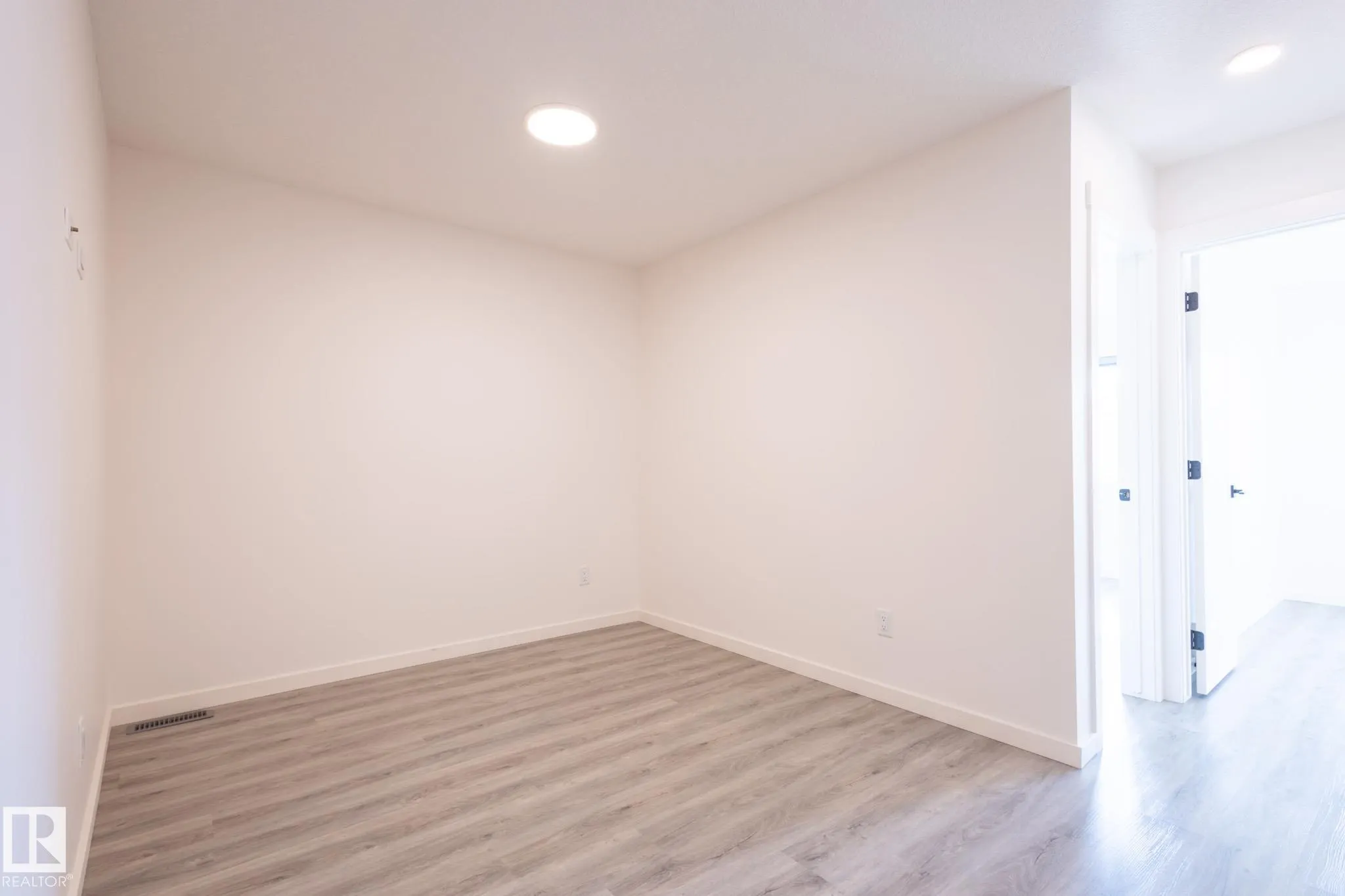 1215 PODERSKY Wynd