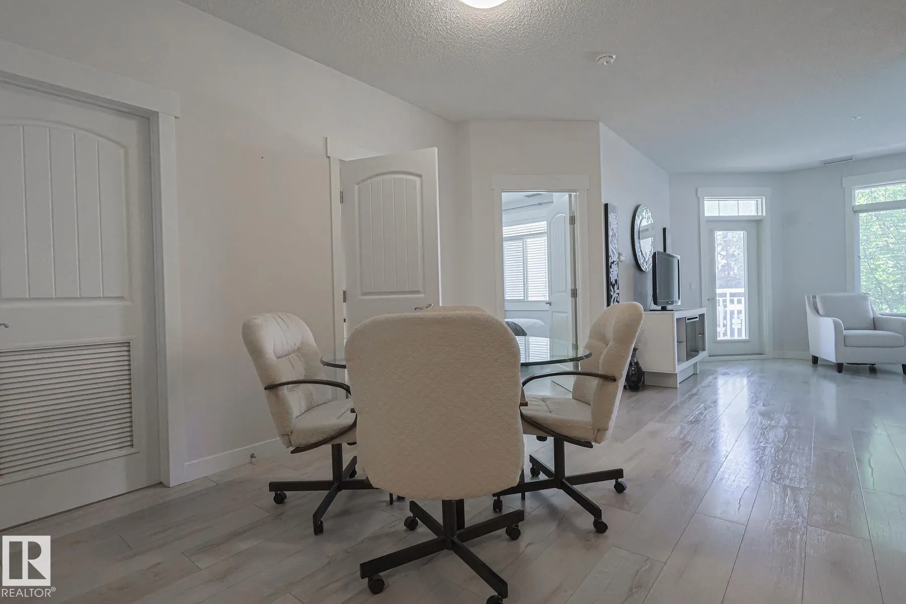 112A 511 Queen Street