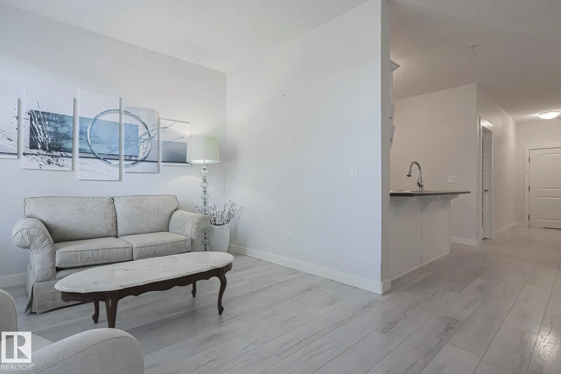 112A 511 Queen Street