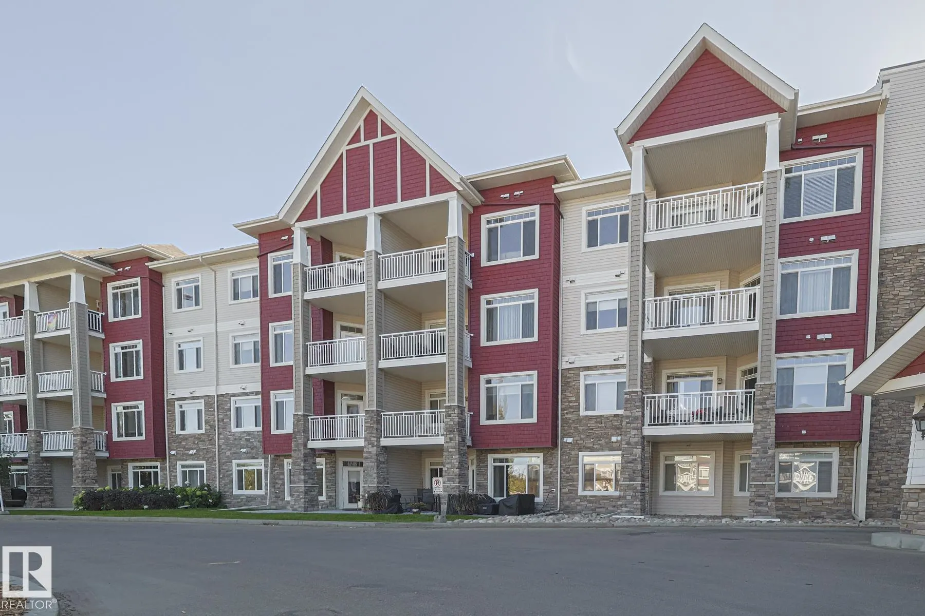 112A 511 Queen Street