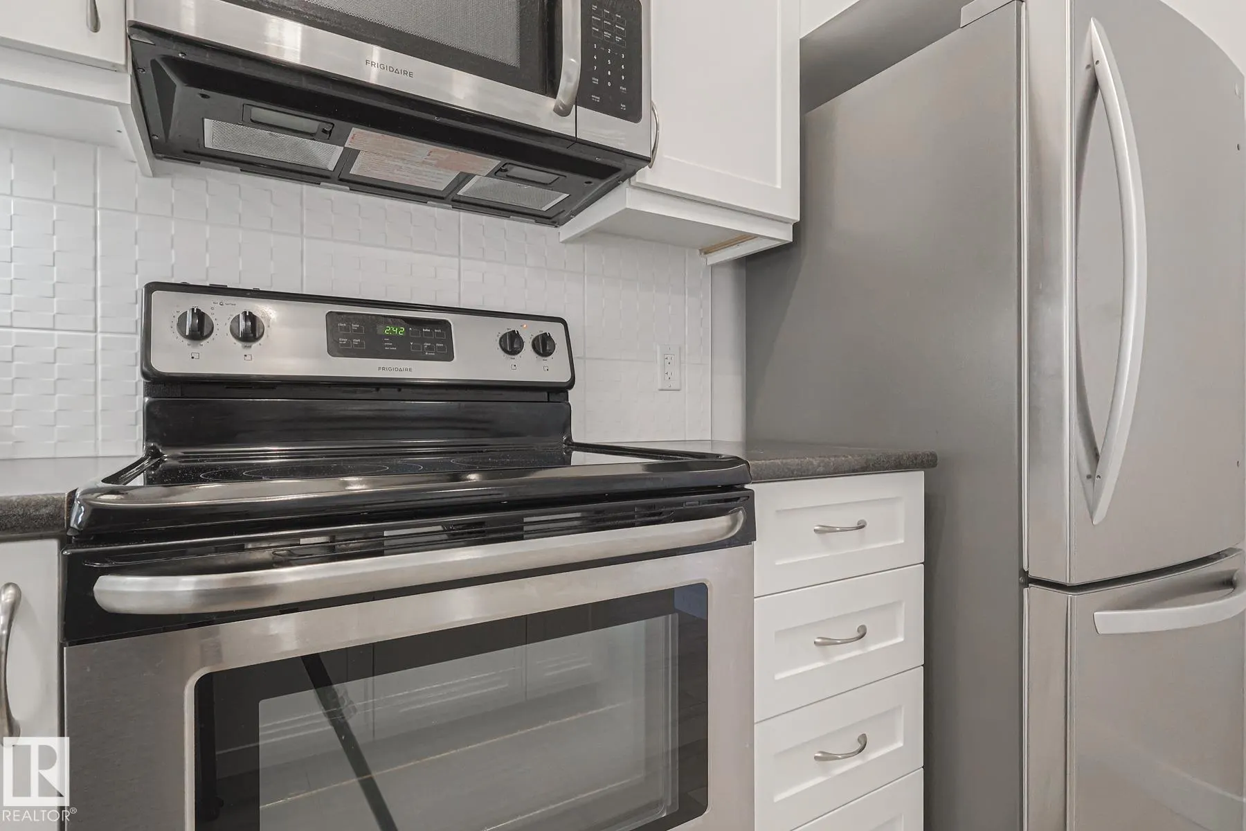 112A 511 Queen Street