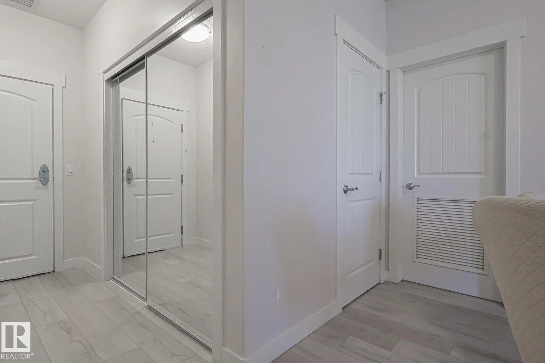 112A 511 Queen Street