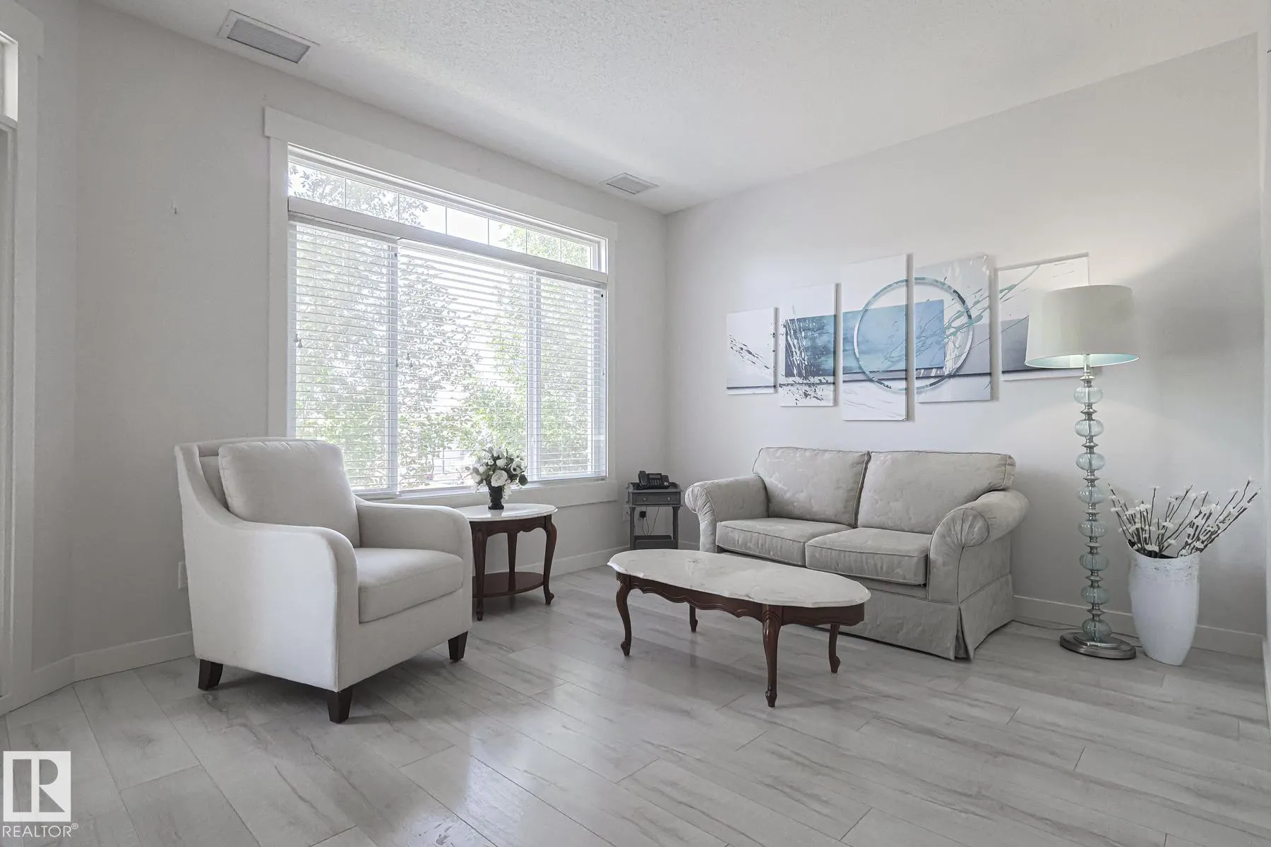 112A 511 Queen Street