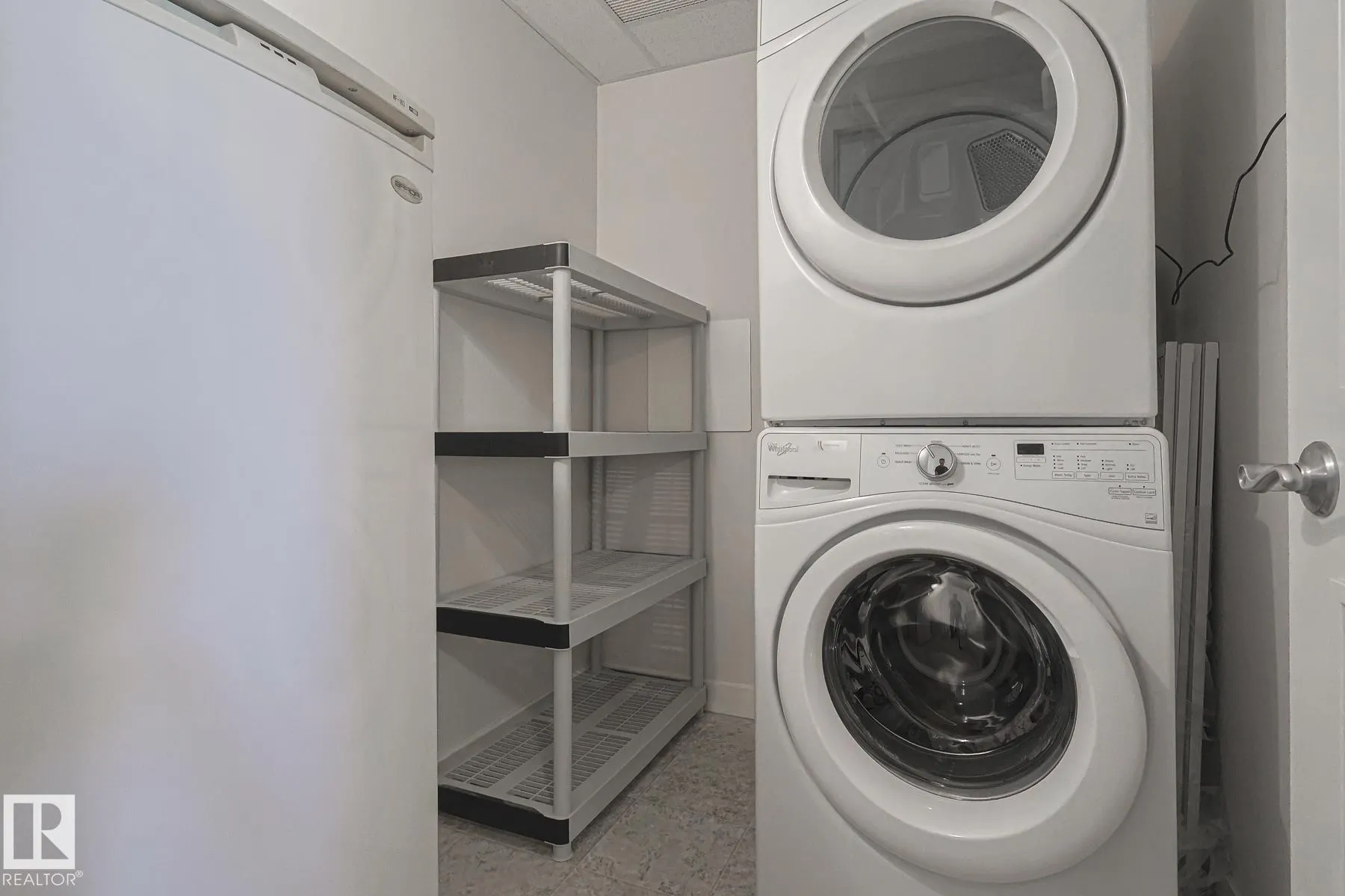 112A 511 Queen Street