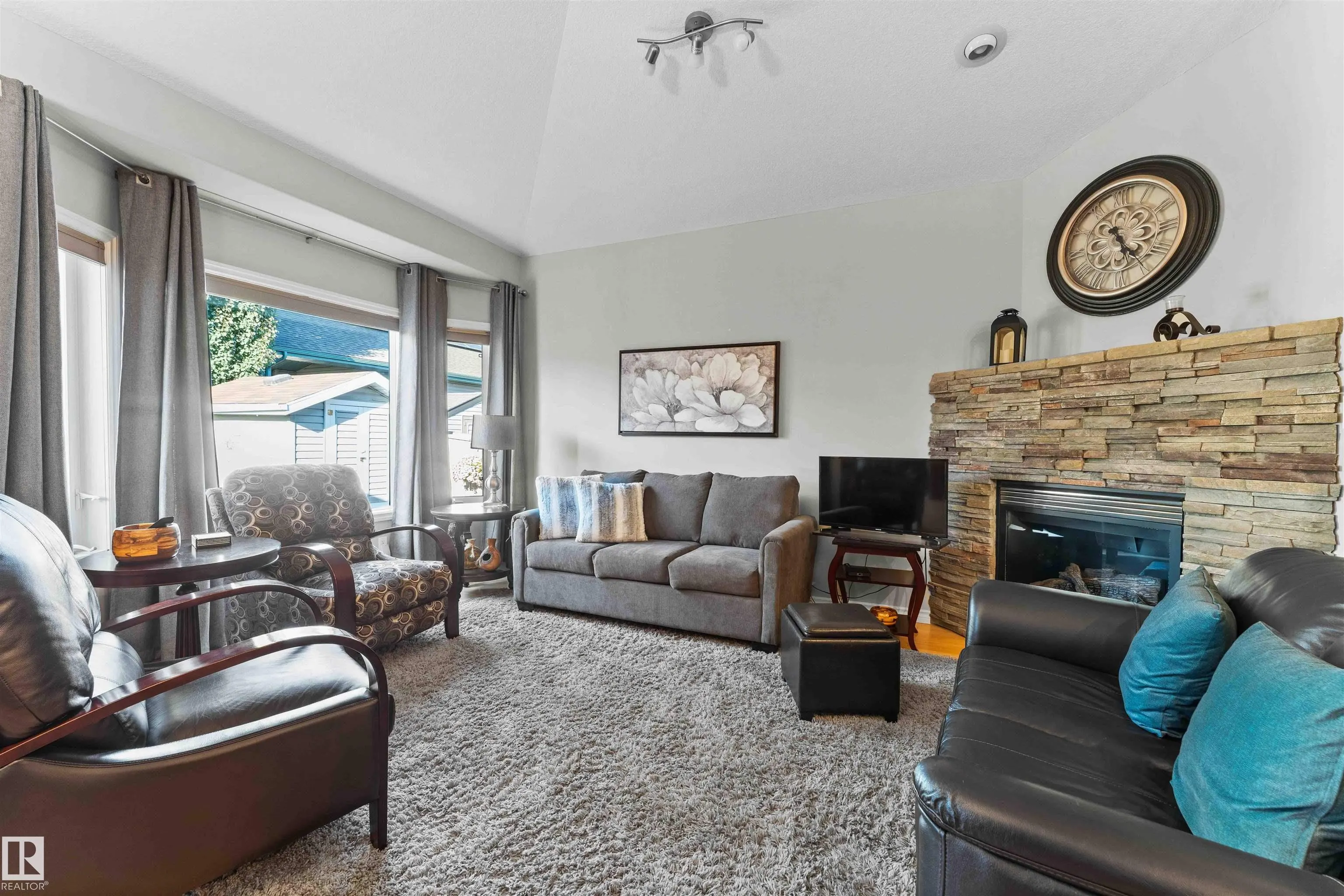 55 WILLOW WOOD Lane