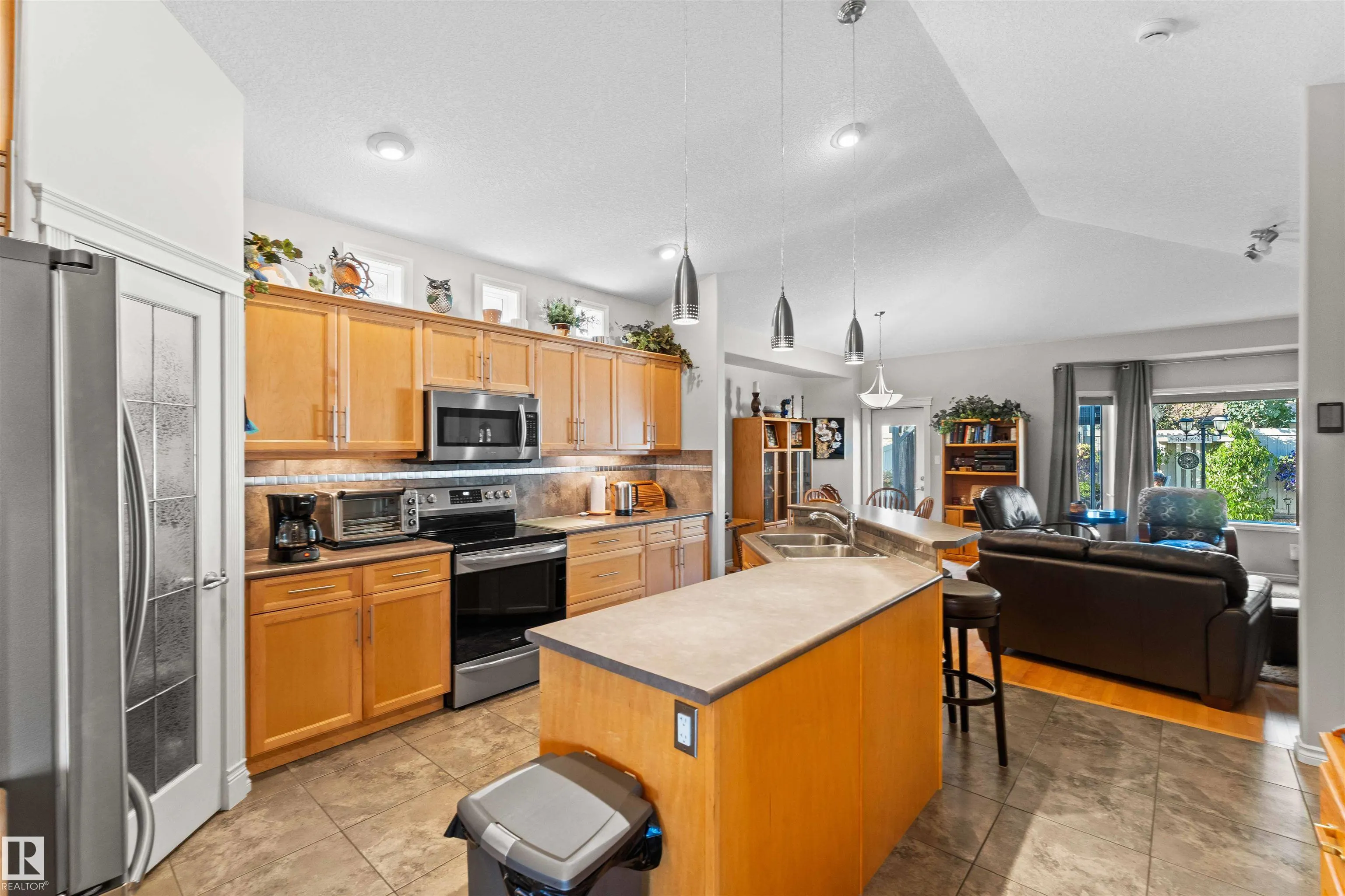 55 WILLOW WOOD Lane