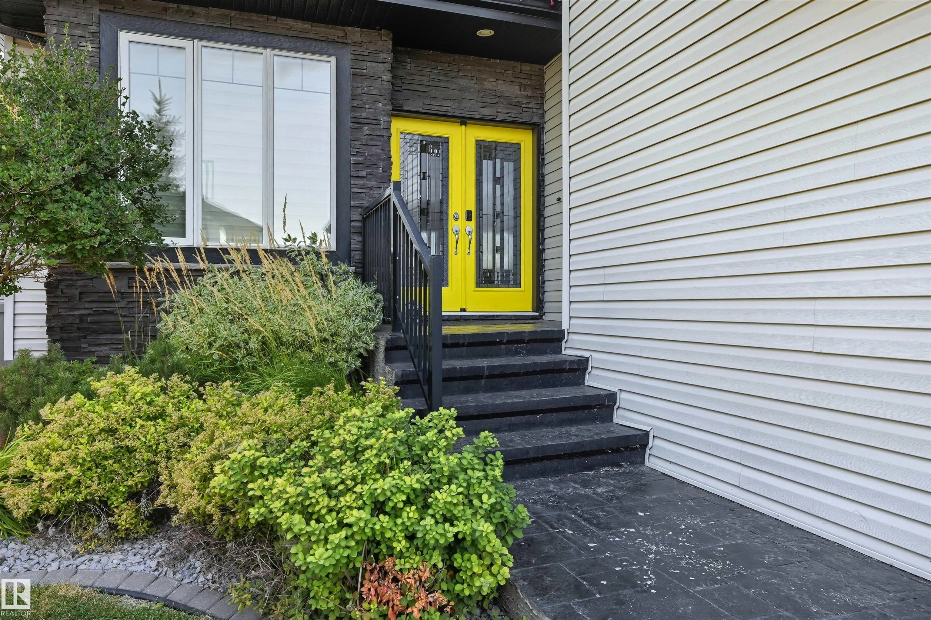 1806 ADAMSON Point(e)