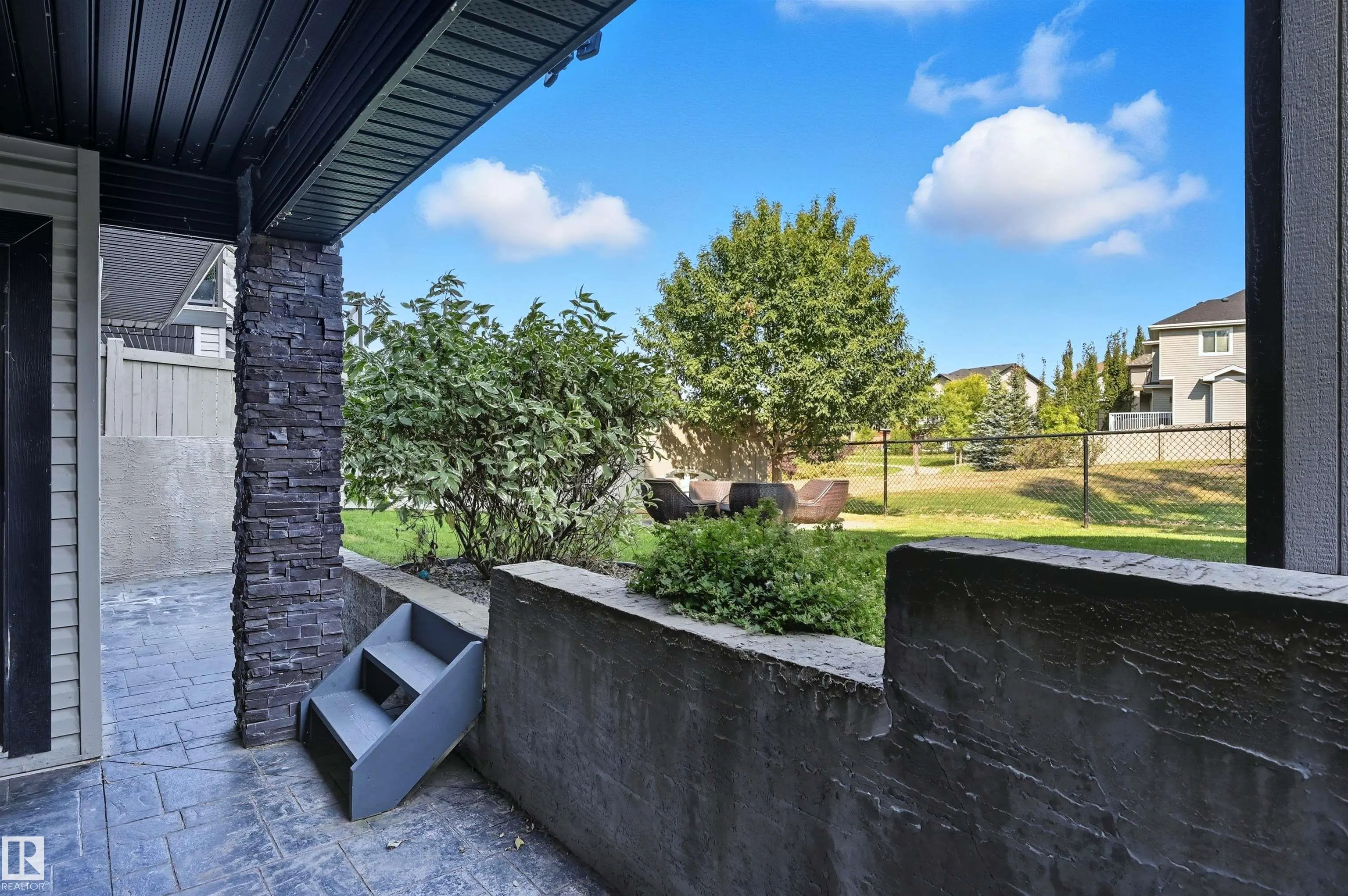 1806 ADAMSON Point(e)