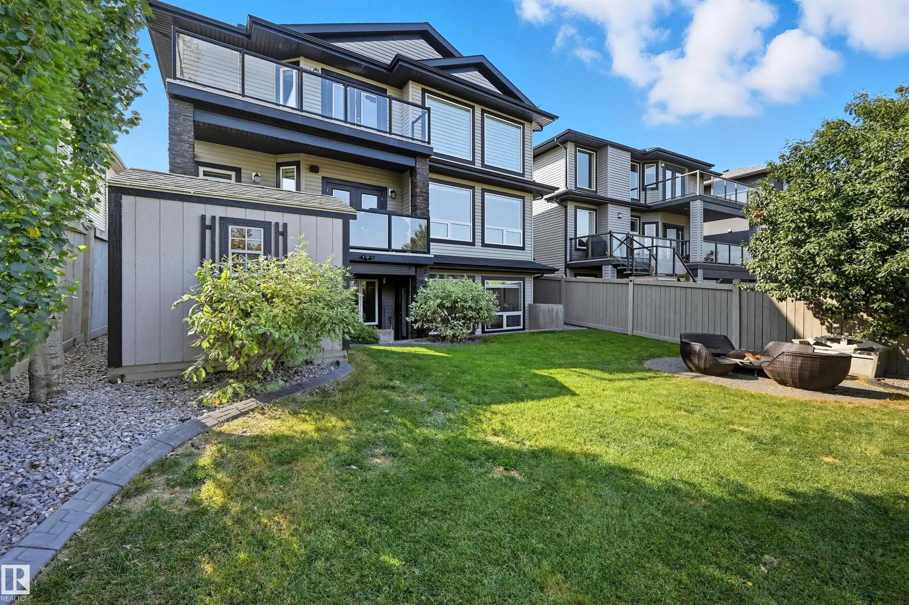 1806 ADAMSON Point(e)