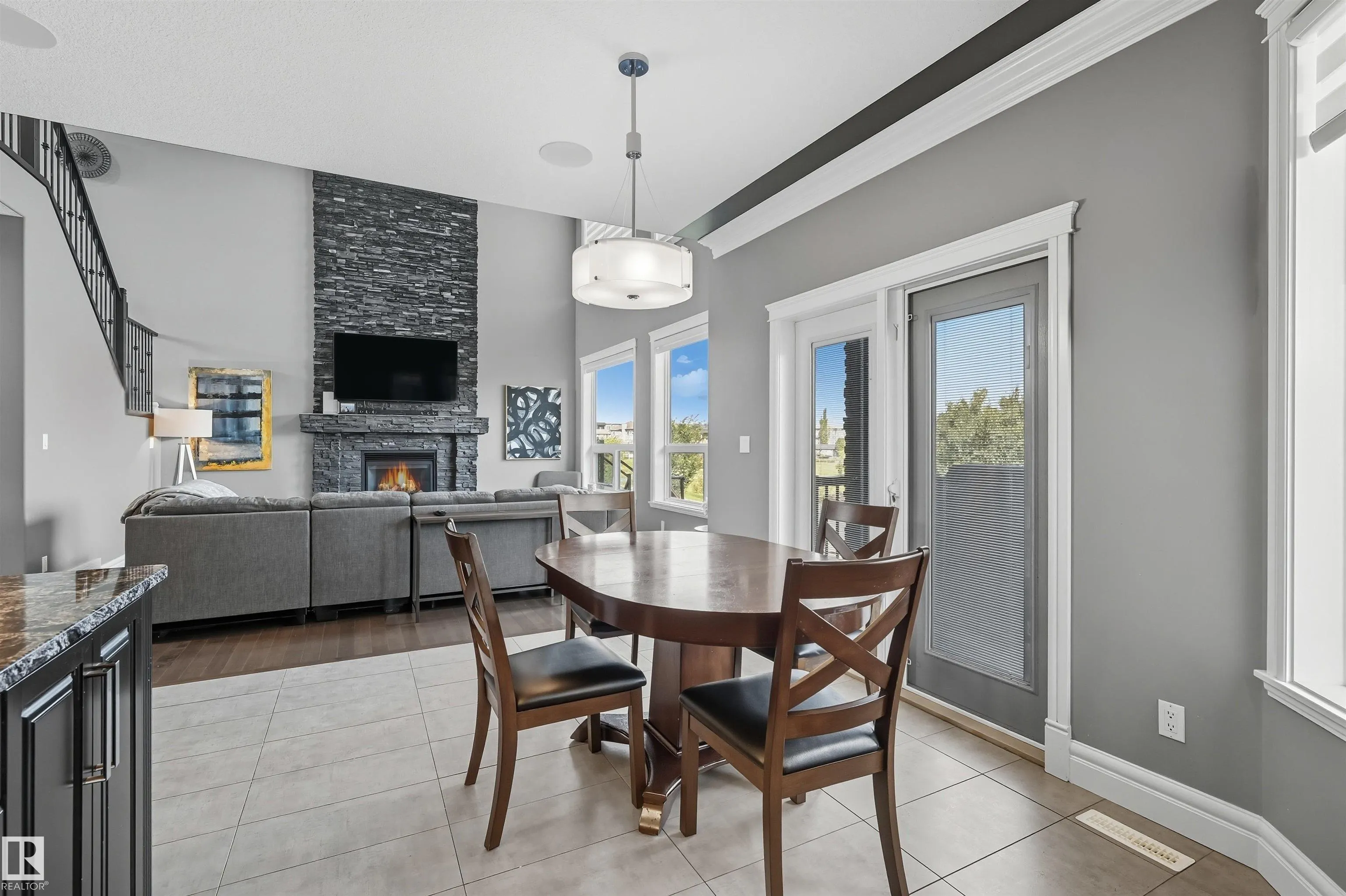 1806 ADAMSON Point(e)