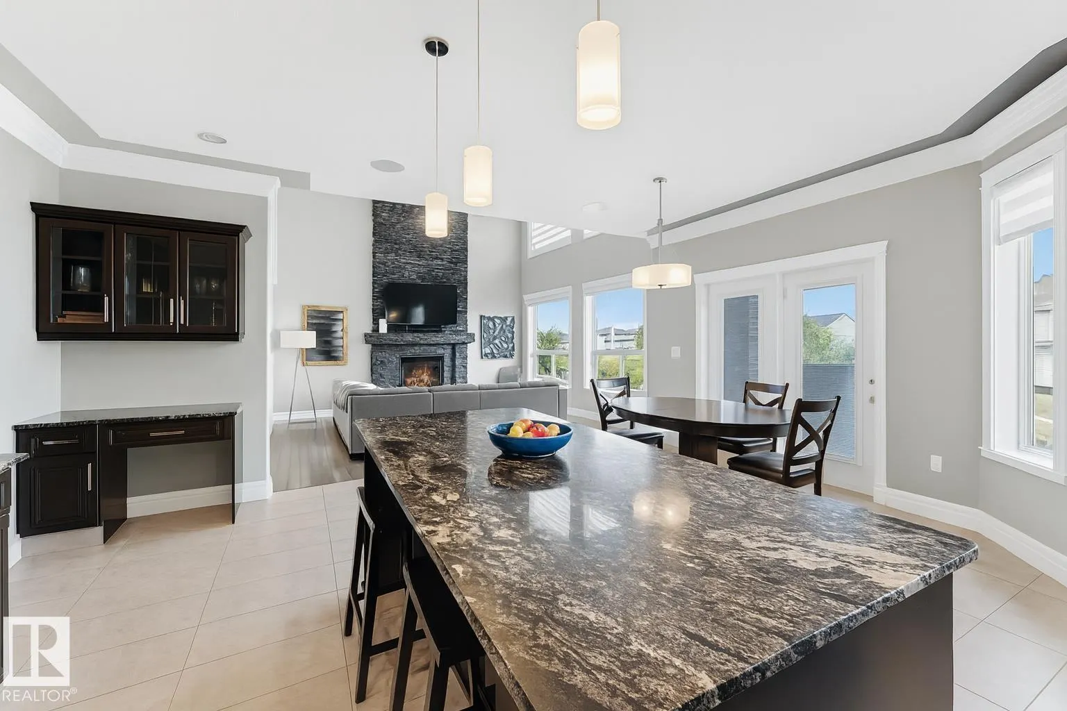 1806 ADAMSON Point(e)