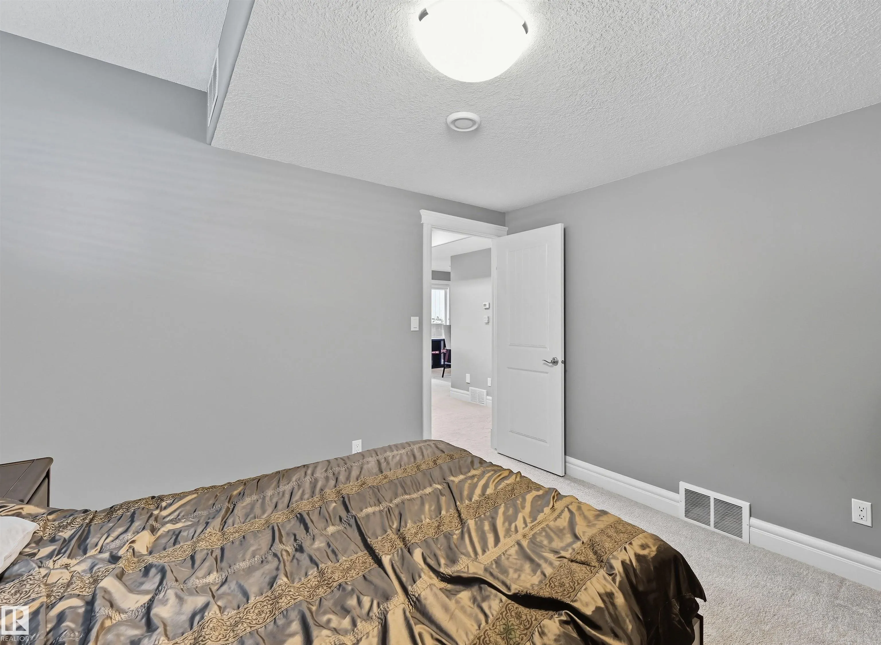 1806 ADAMSON Point(e)