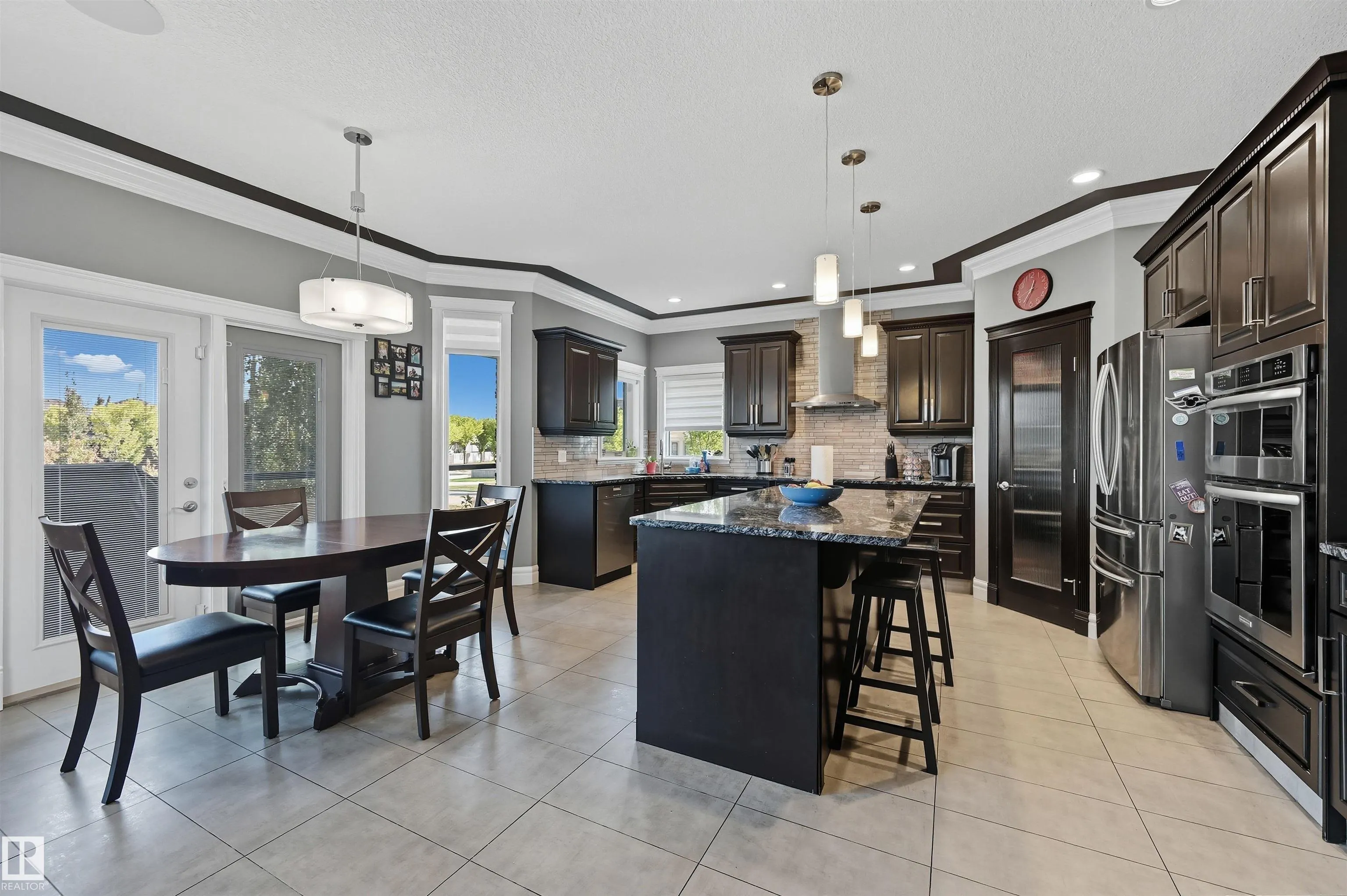 1806 ADAMSON Point(e)