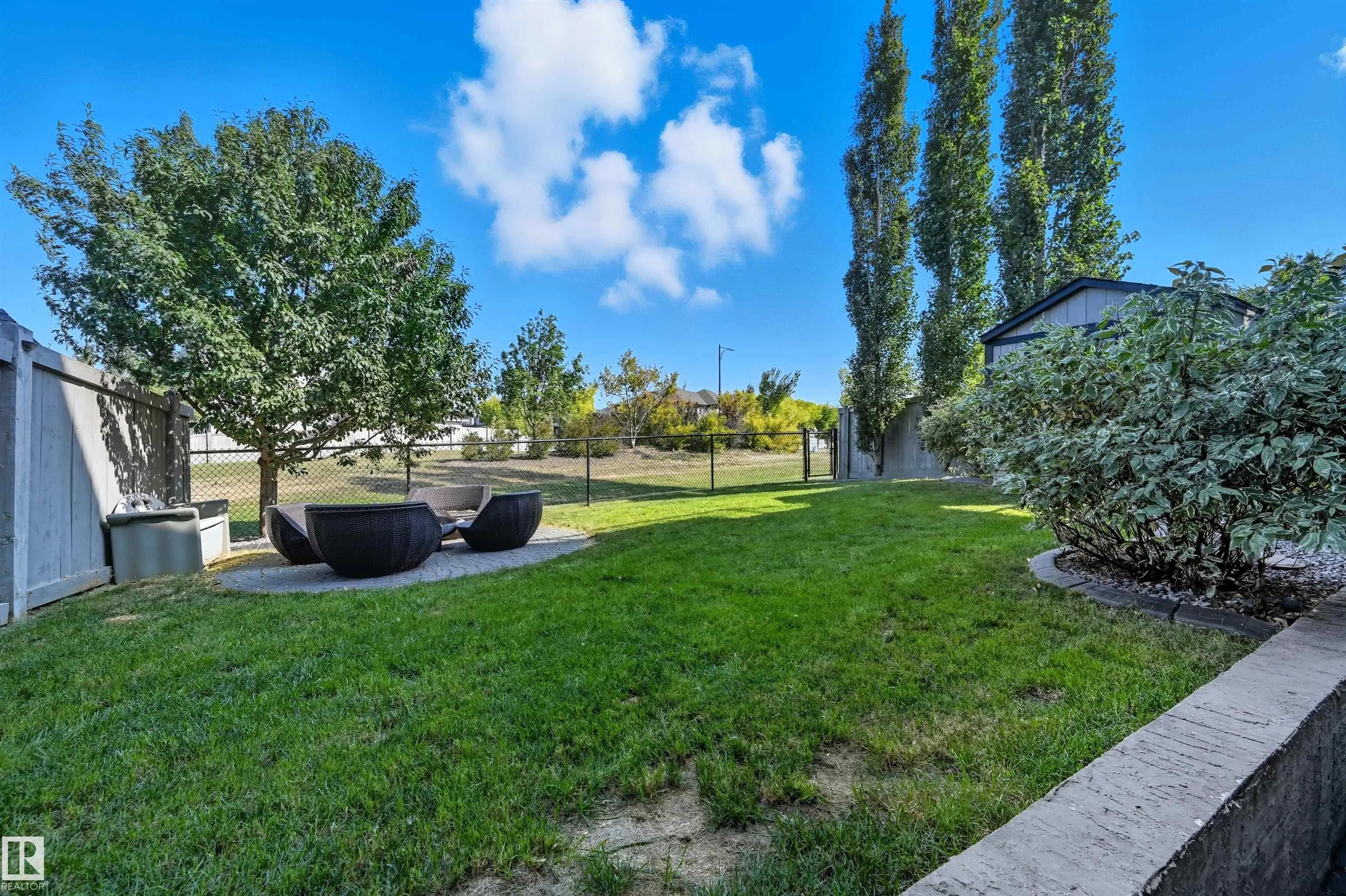 1806 ADAMSON Point(e)