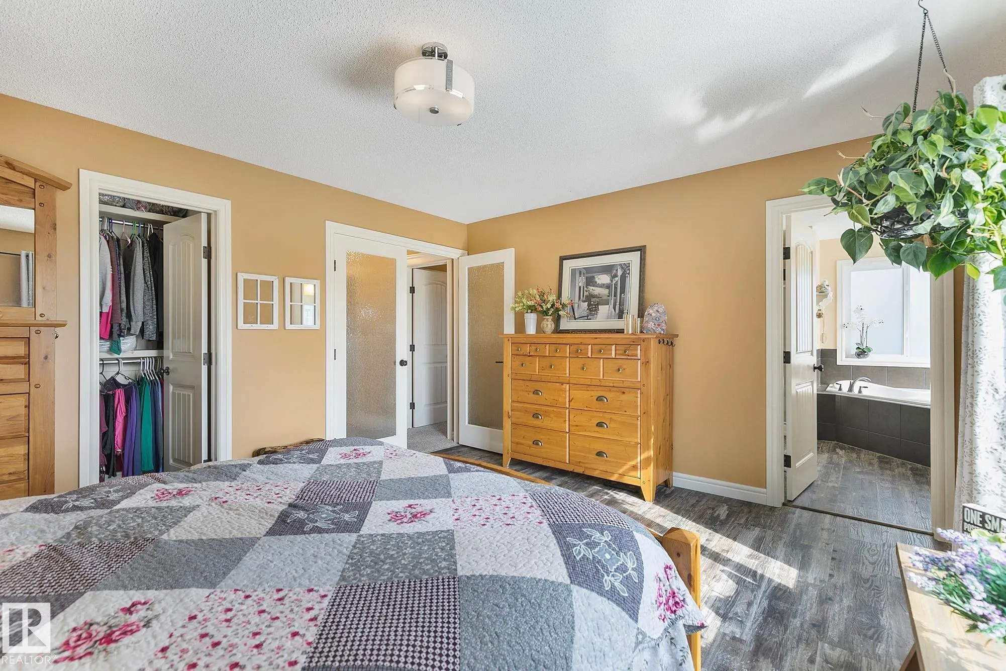 15 HARWOOD Court