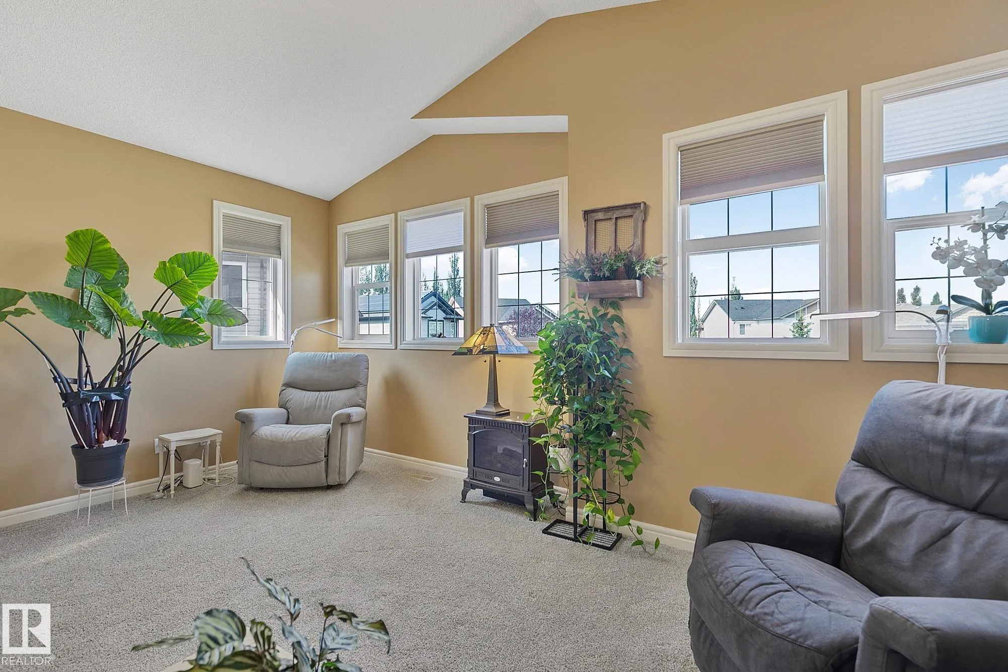 15 HARWOOD Court