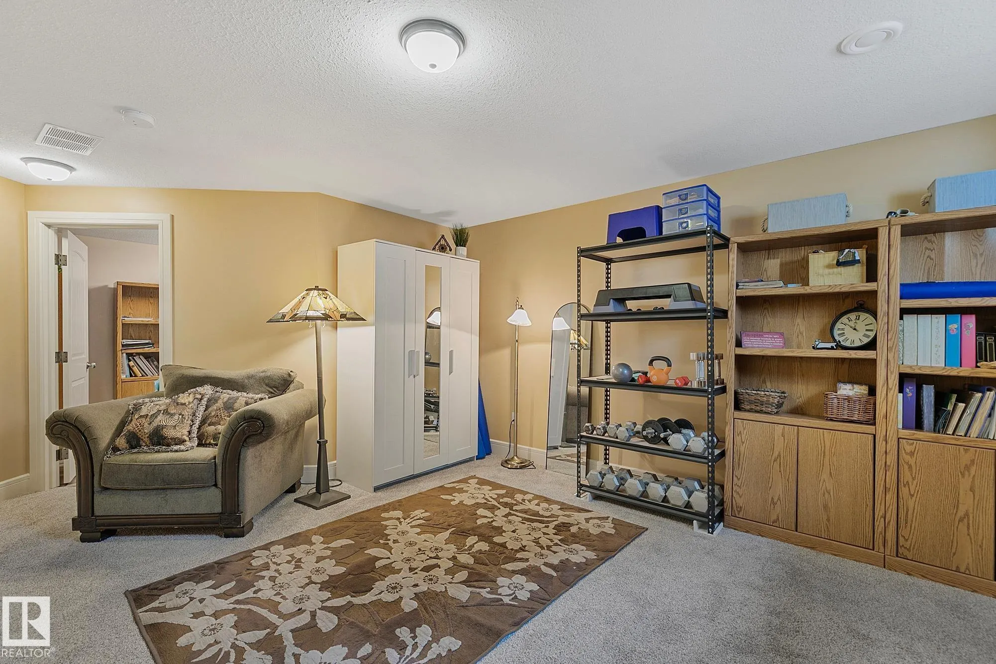 15 HARWOOD Court