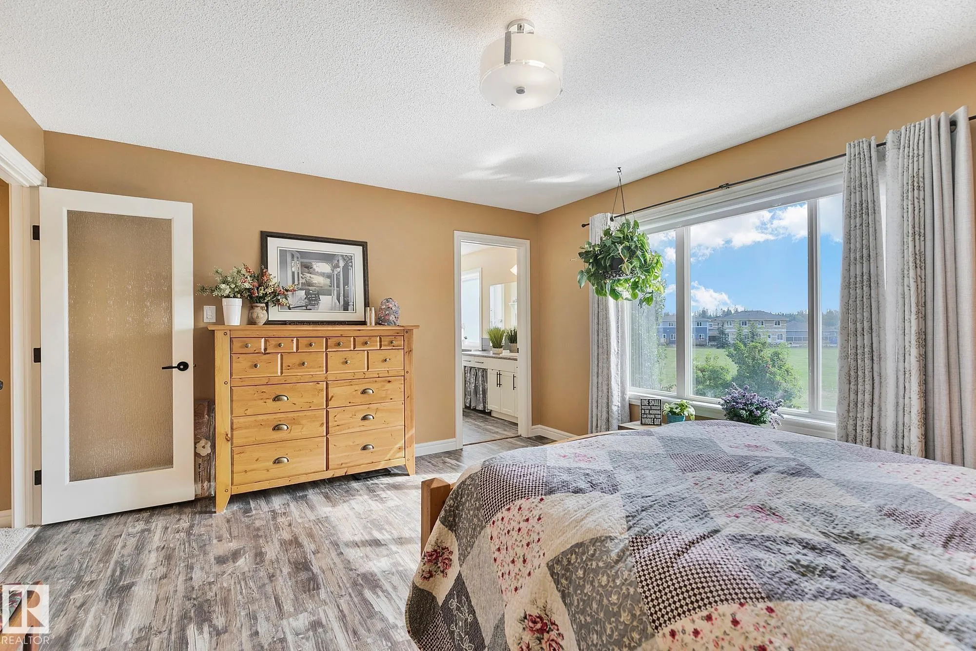 15 HARWOOD Court