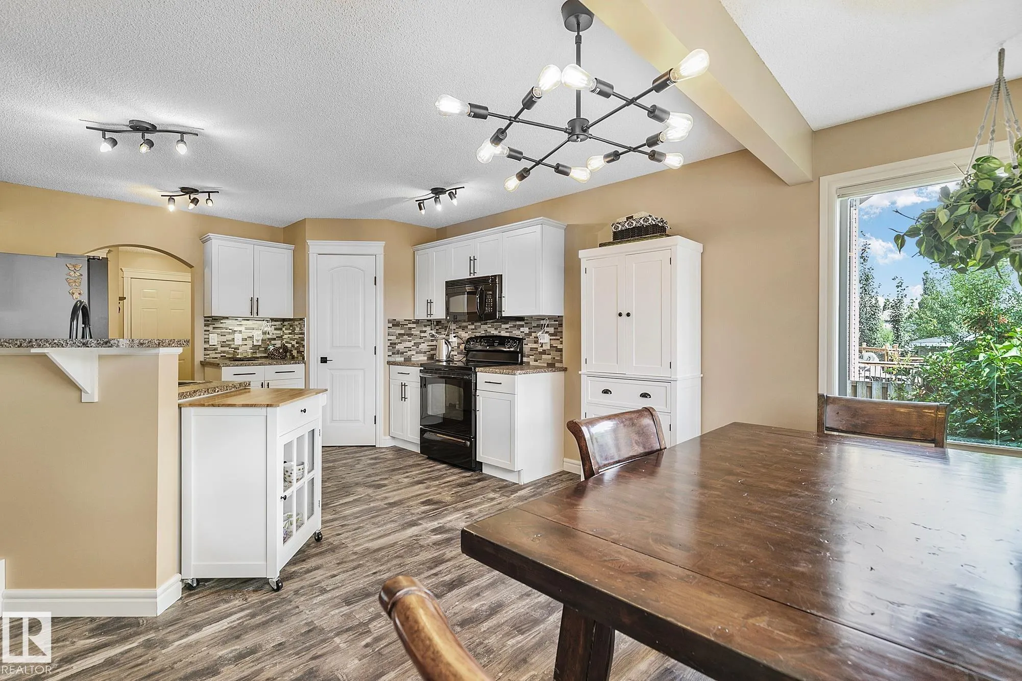 15 HARWOOD Court
