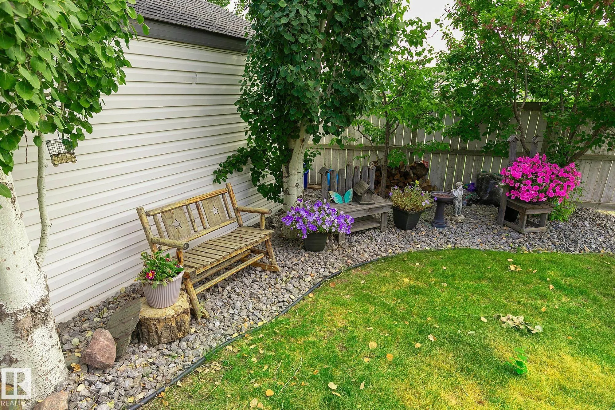 15 HARWOOD Court