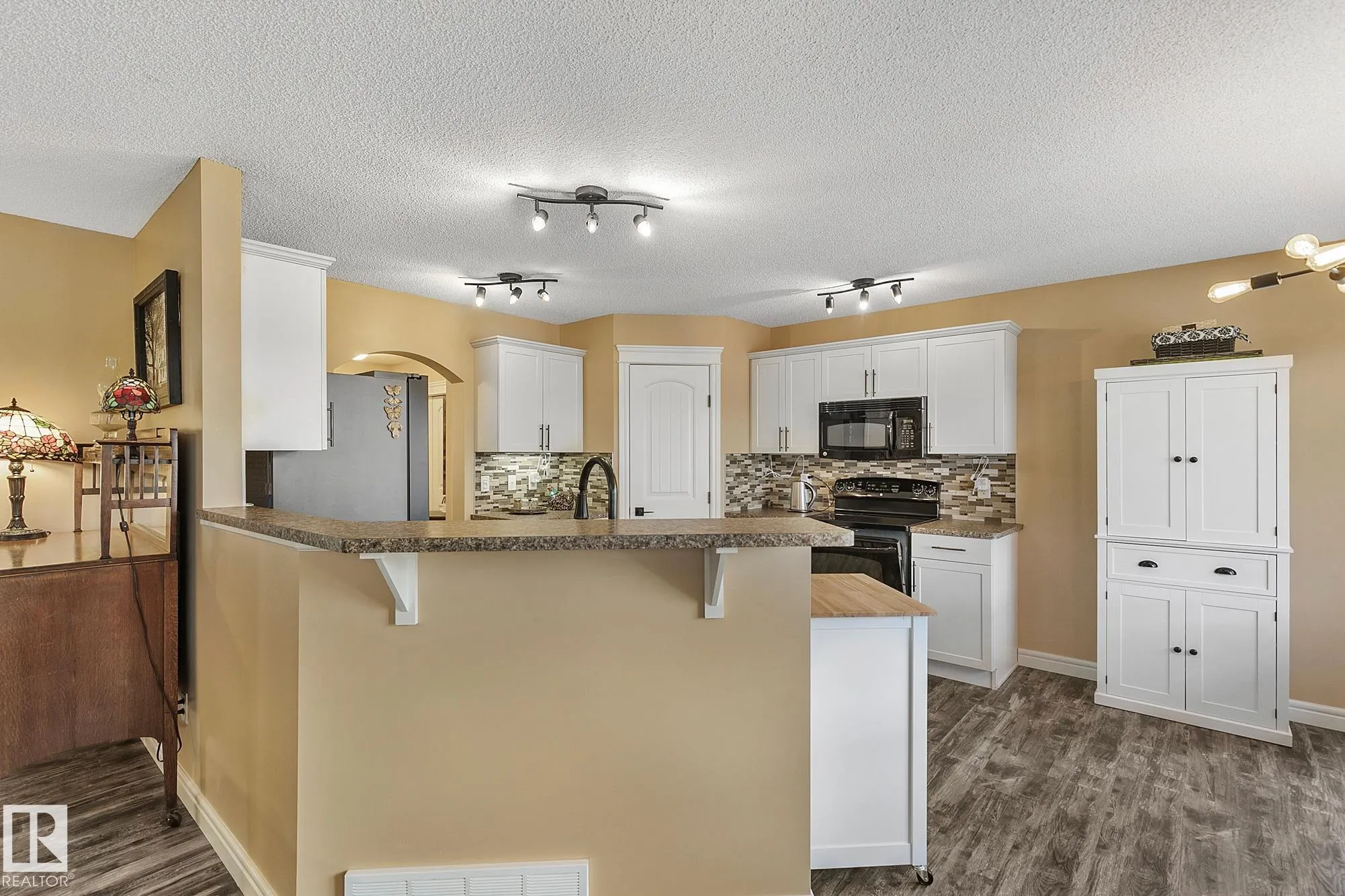 15 HARWOOD Court