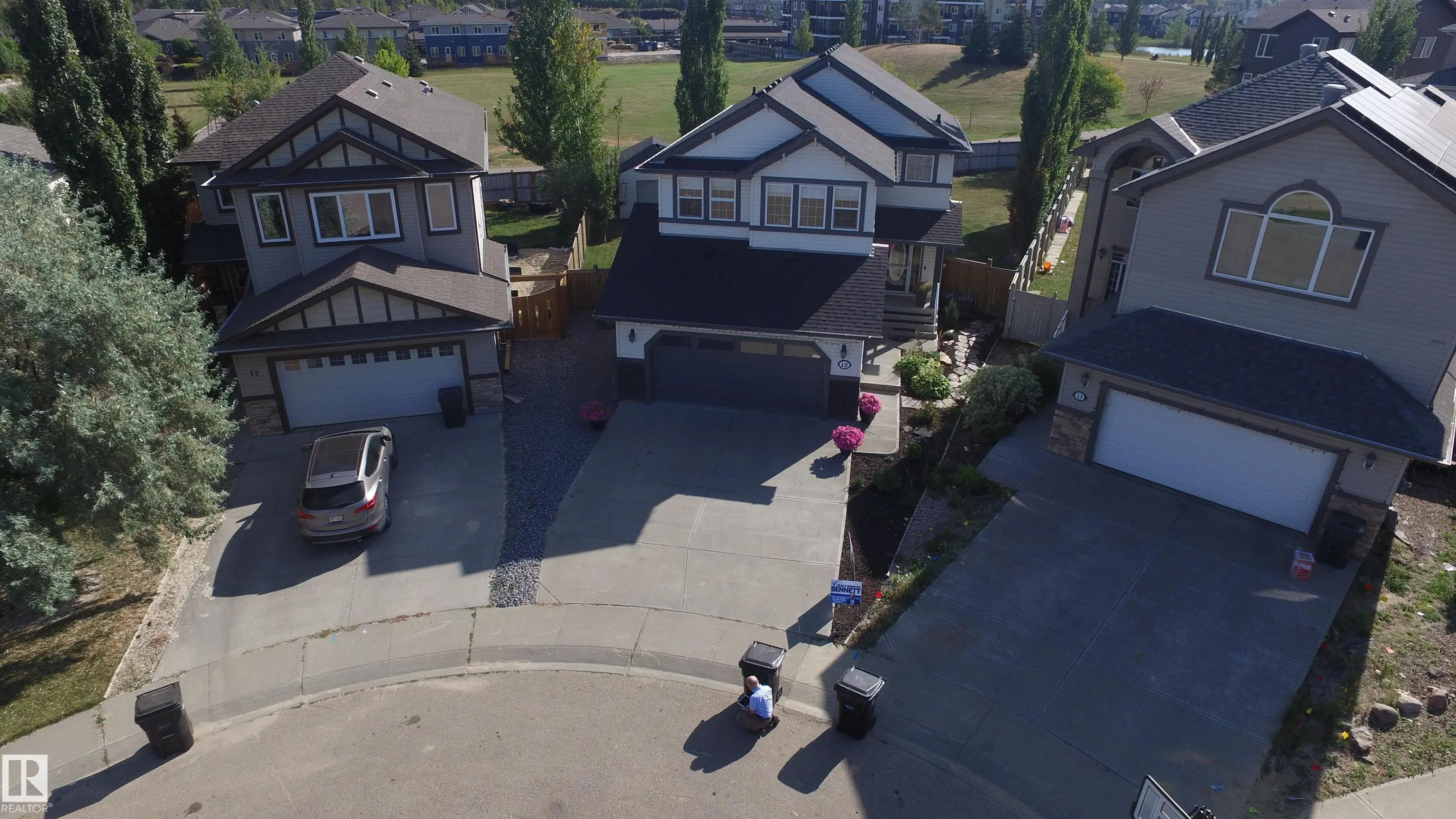 15 HARWOOD Court