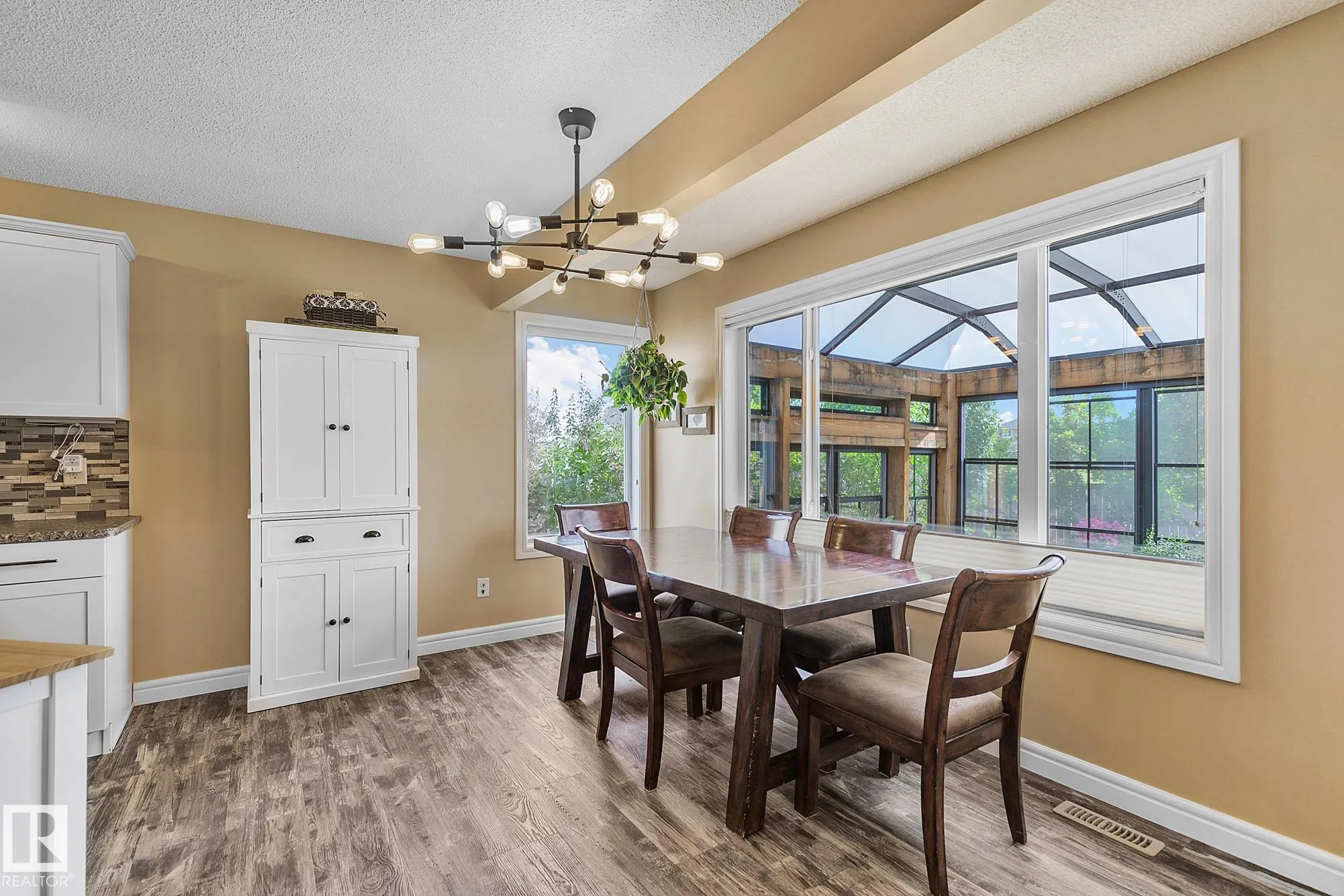 15 HARWOOD Court