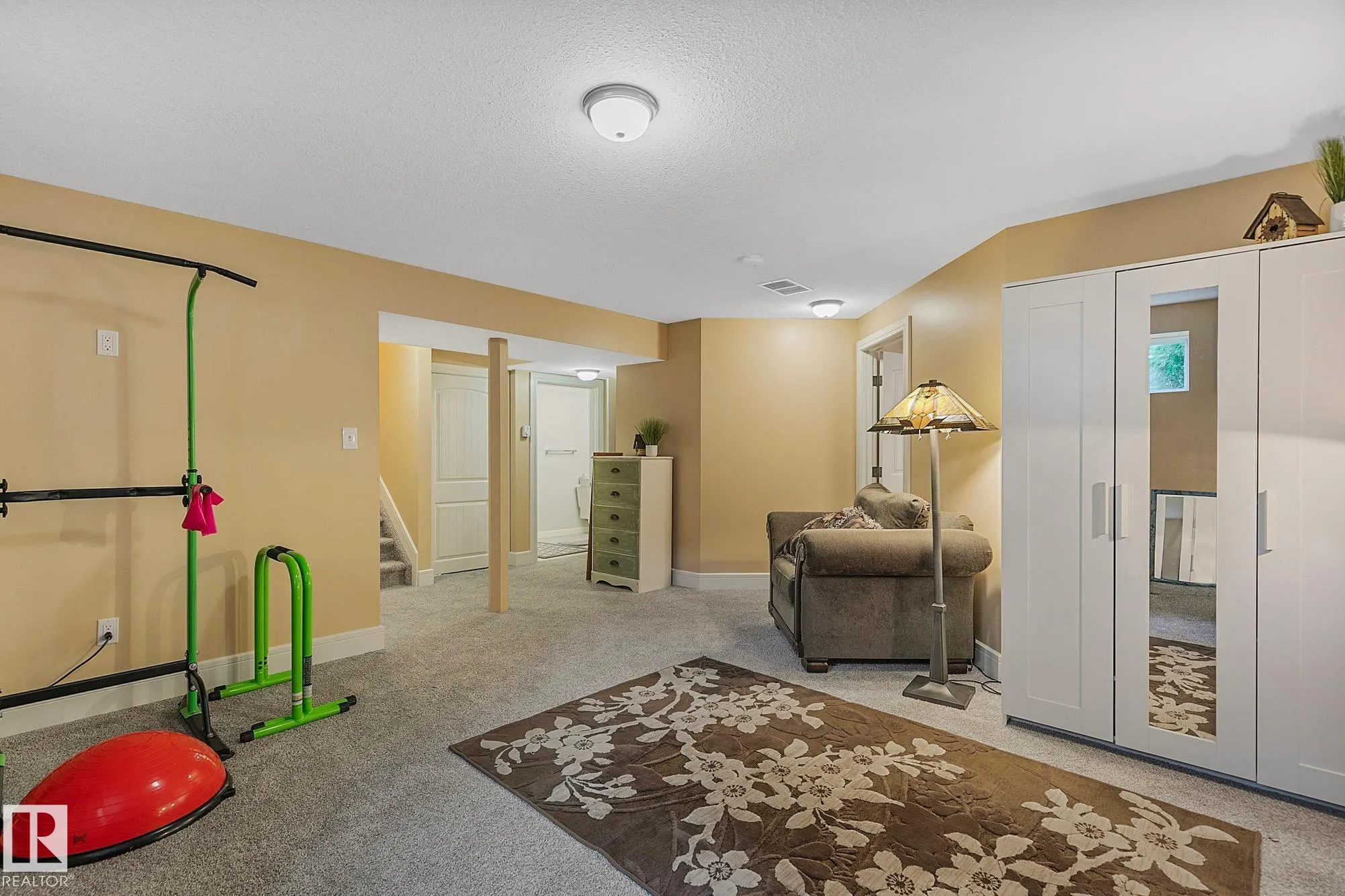 15 HARWOOD Court
