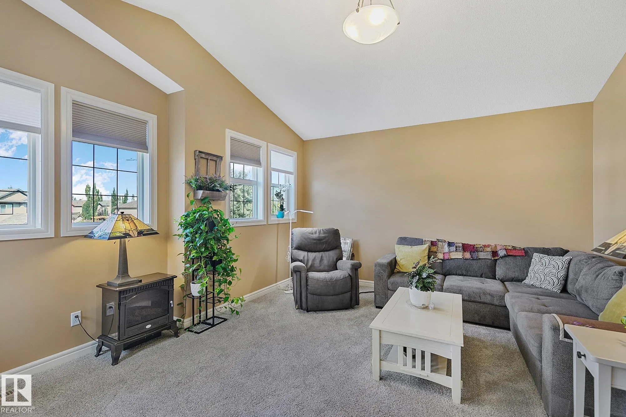 15 HARWOOD Court