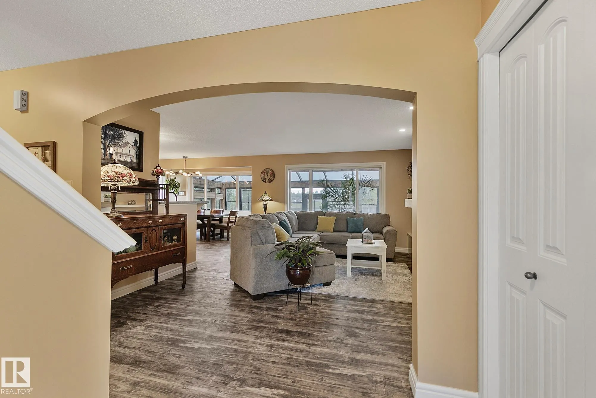15 HARWOOD Court