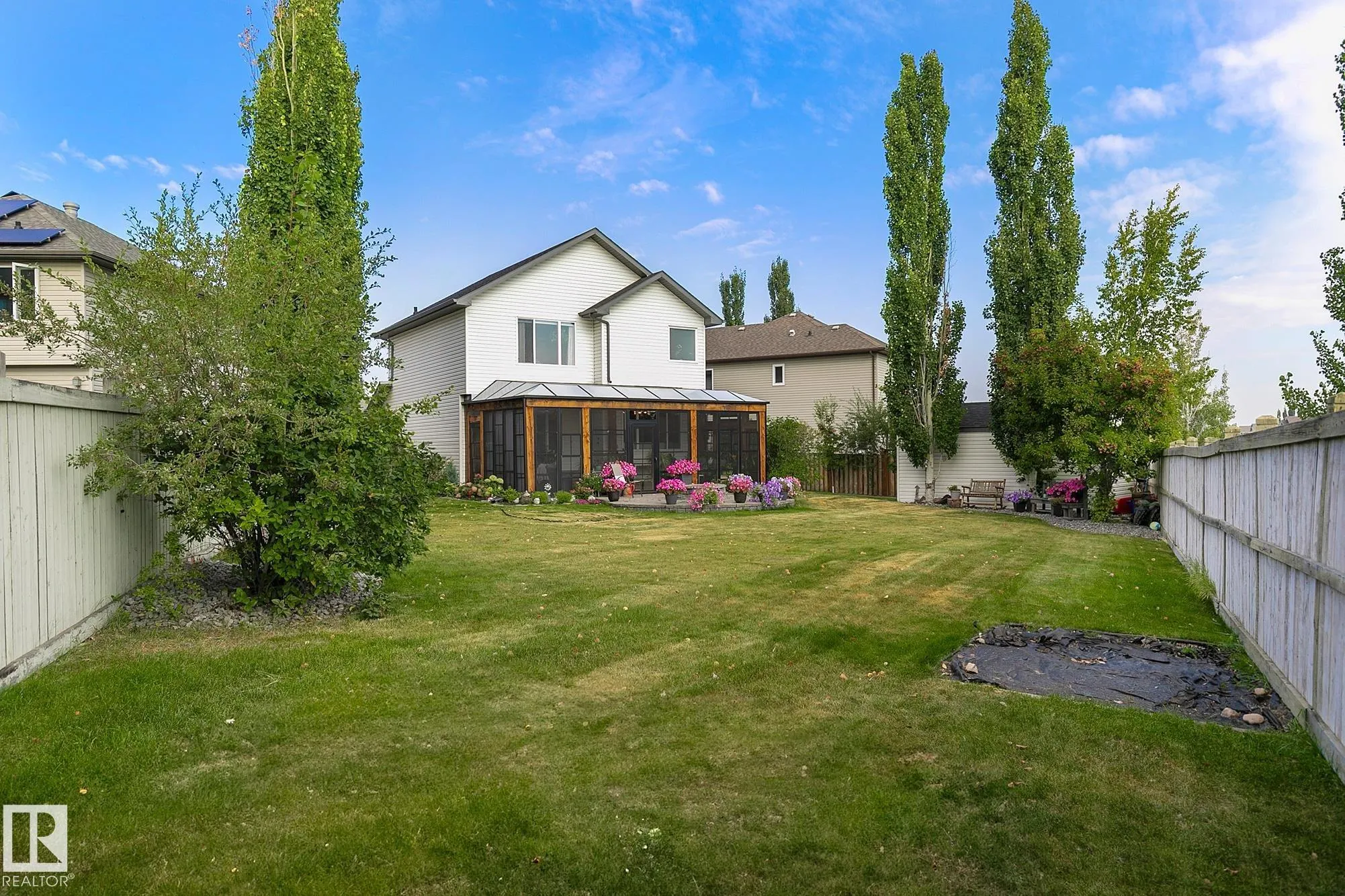 15 HARWOOD Court
