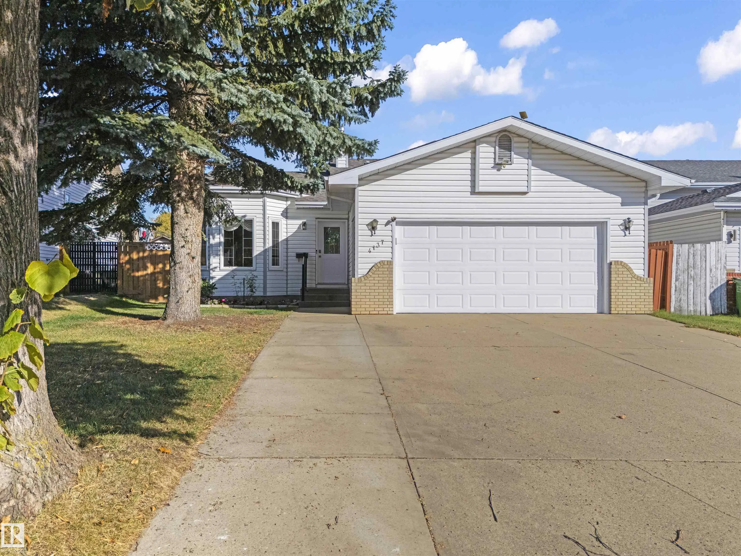 4137 28 Ave NW