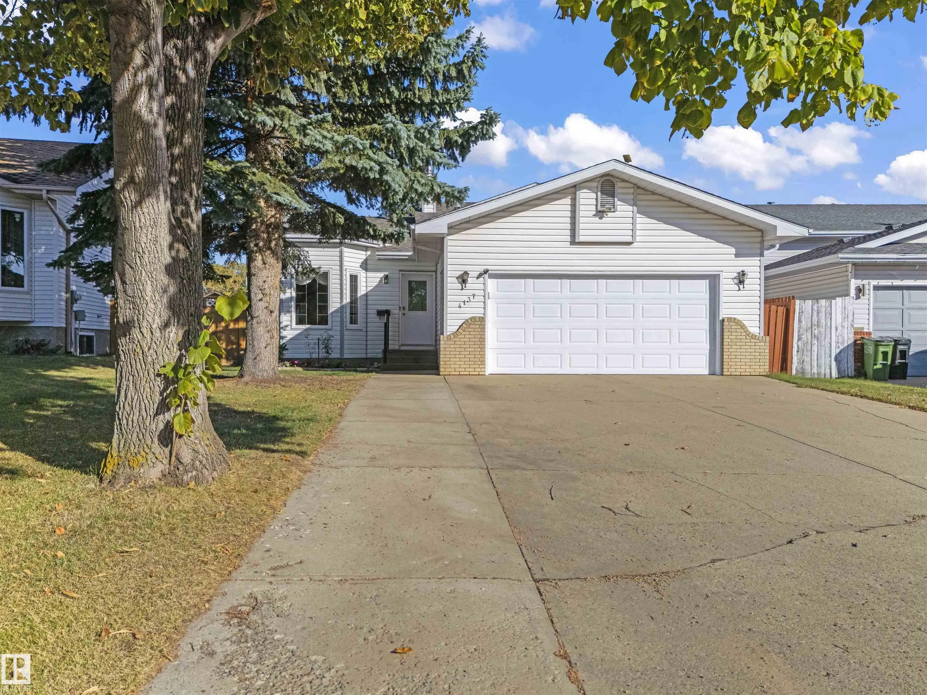 4137 28 Ave NW