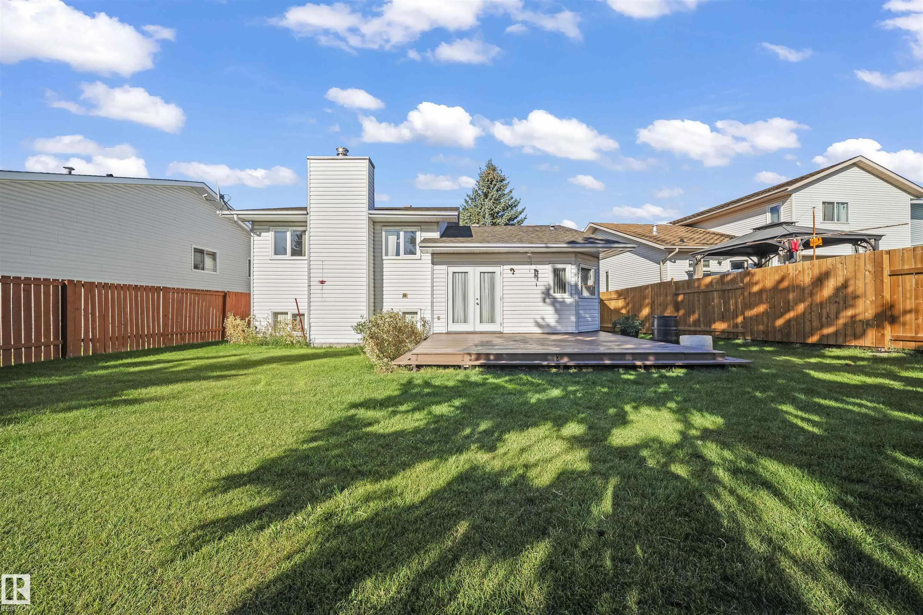 4137 28 Ave NW