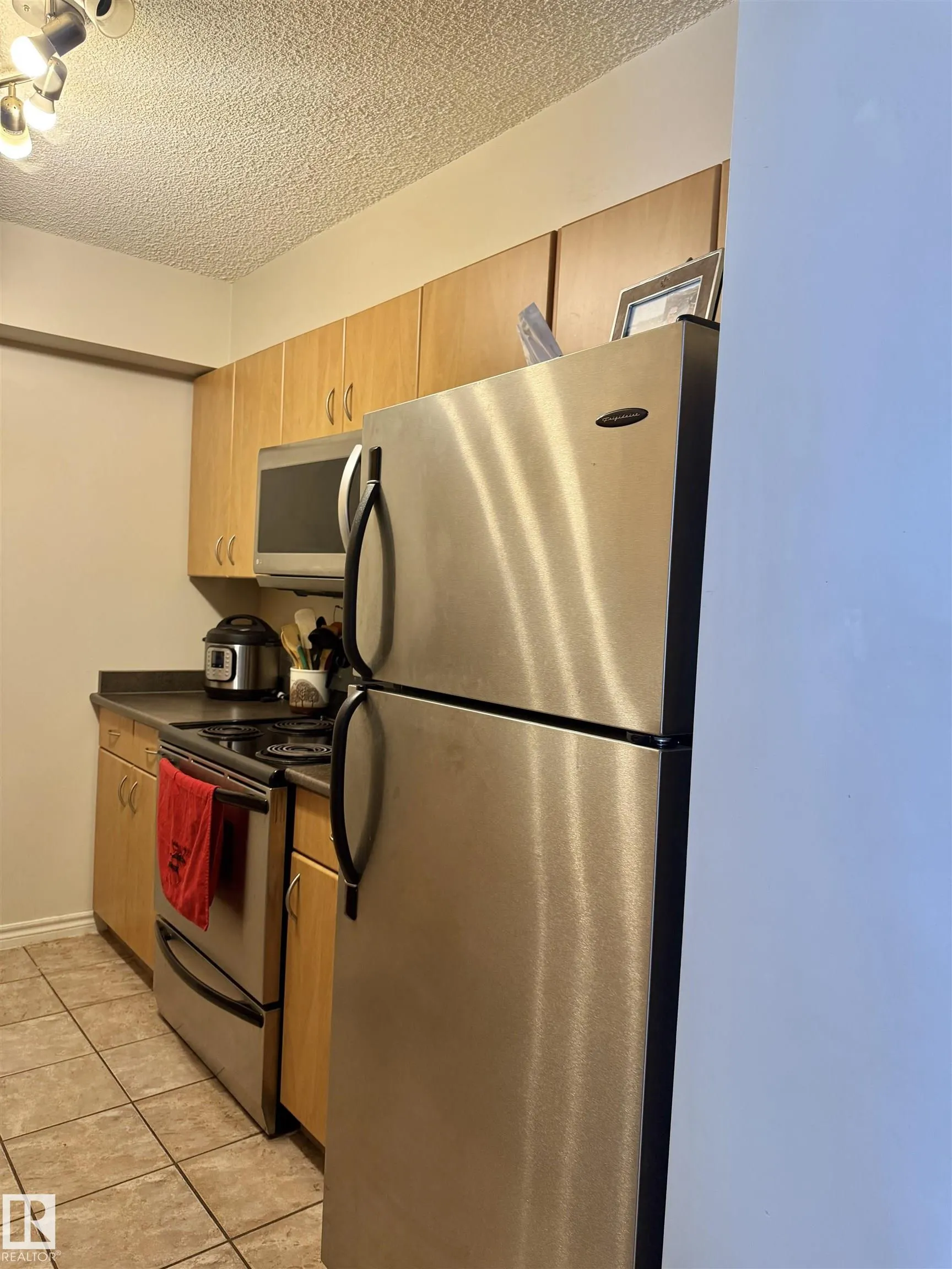 10180 104 Street