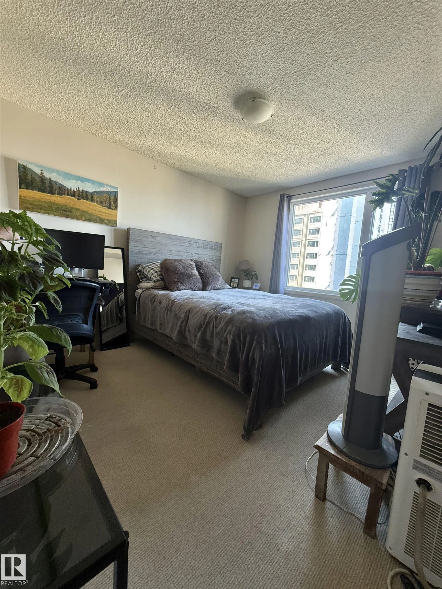 10180 104 Street