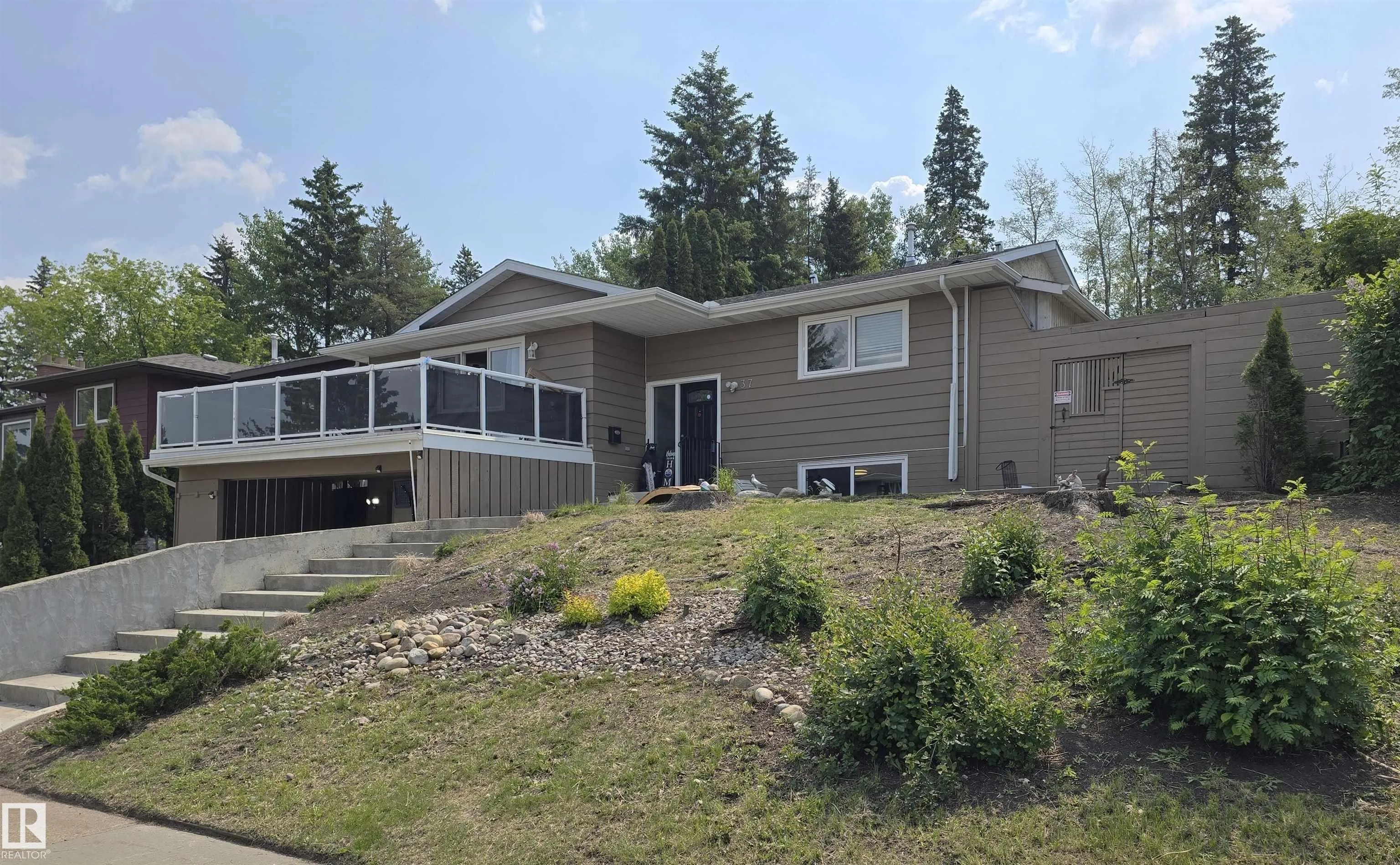 37 MANCHESTER Drive