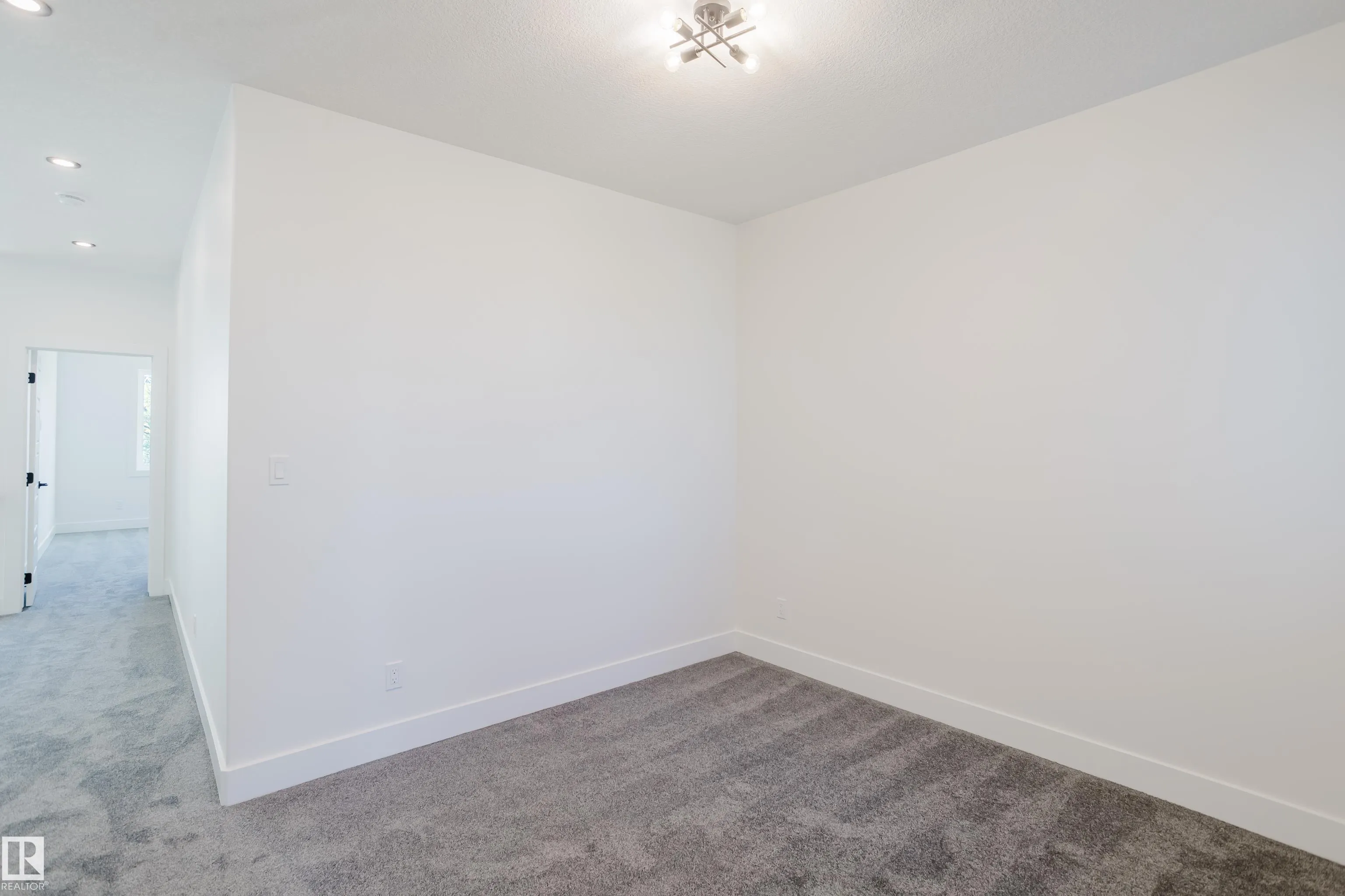 282 Munn Way