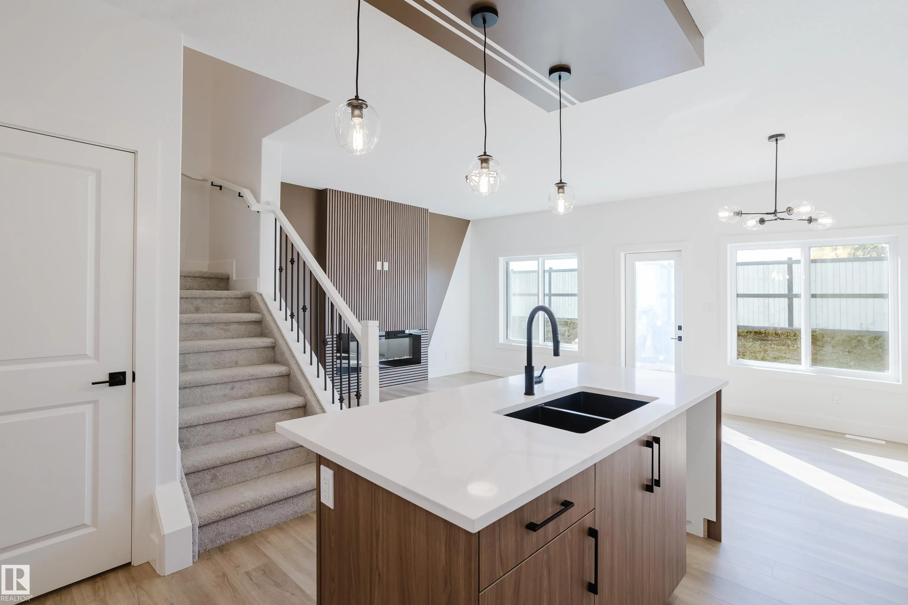 284 Munn Way