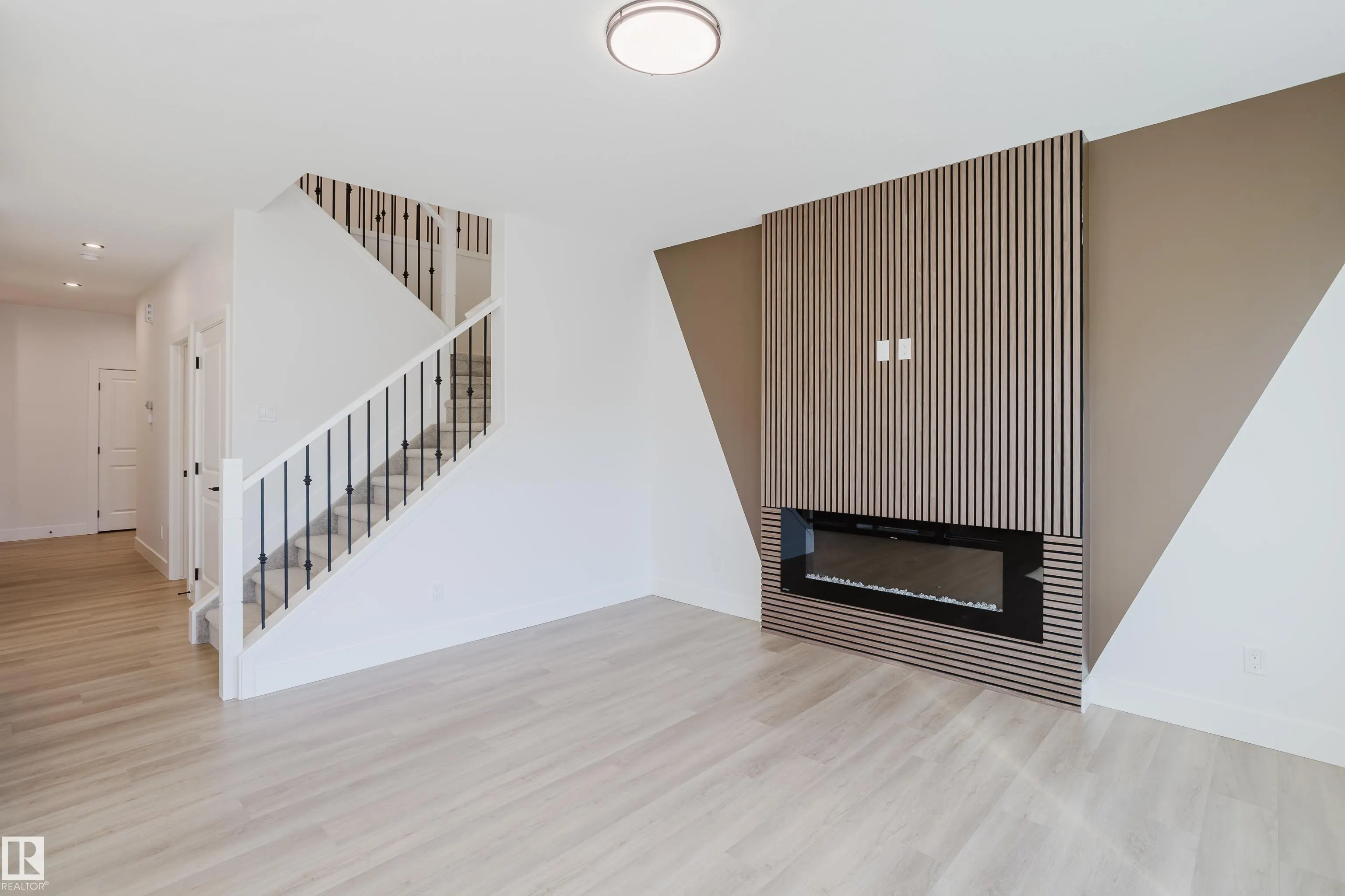 284 Munn Way