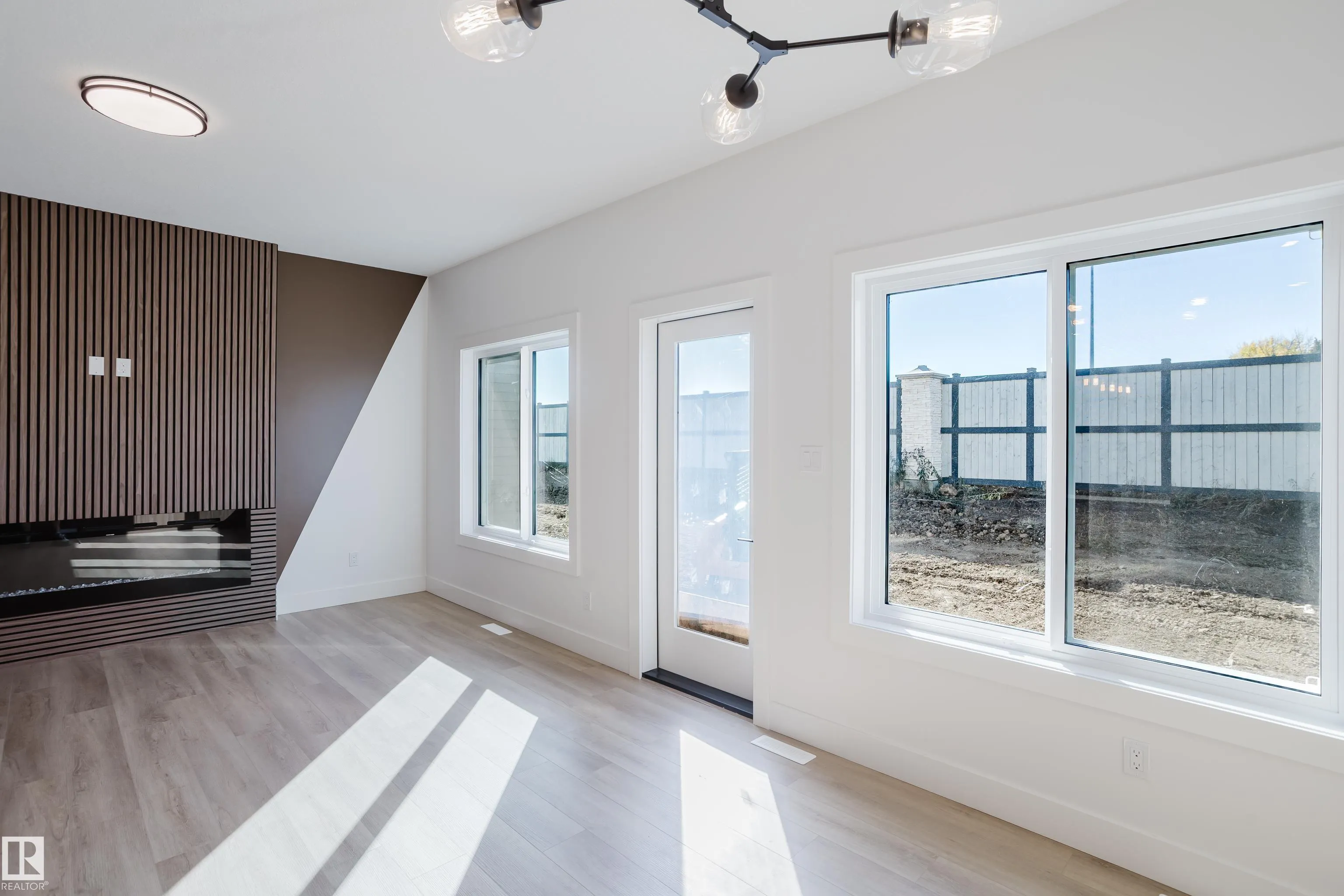 284 Munn Way