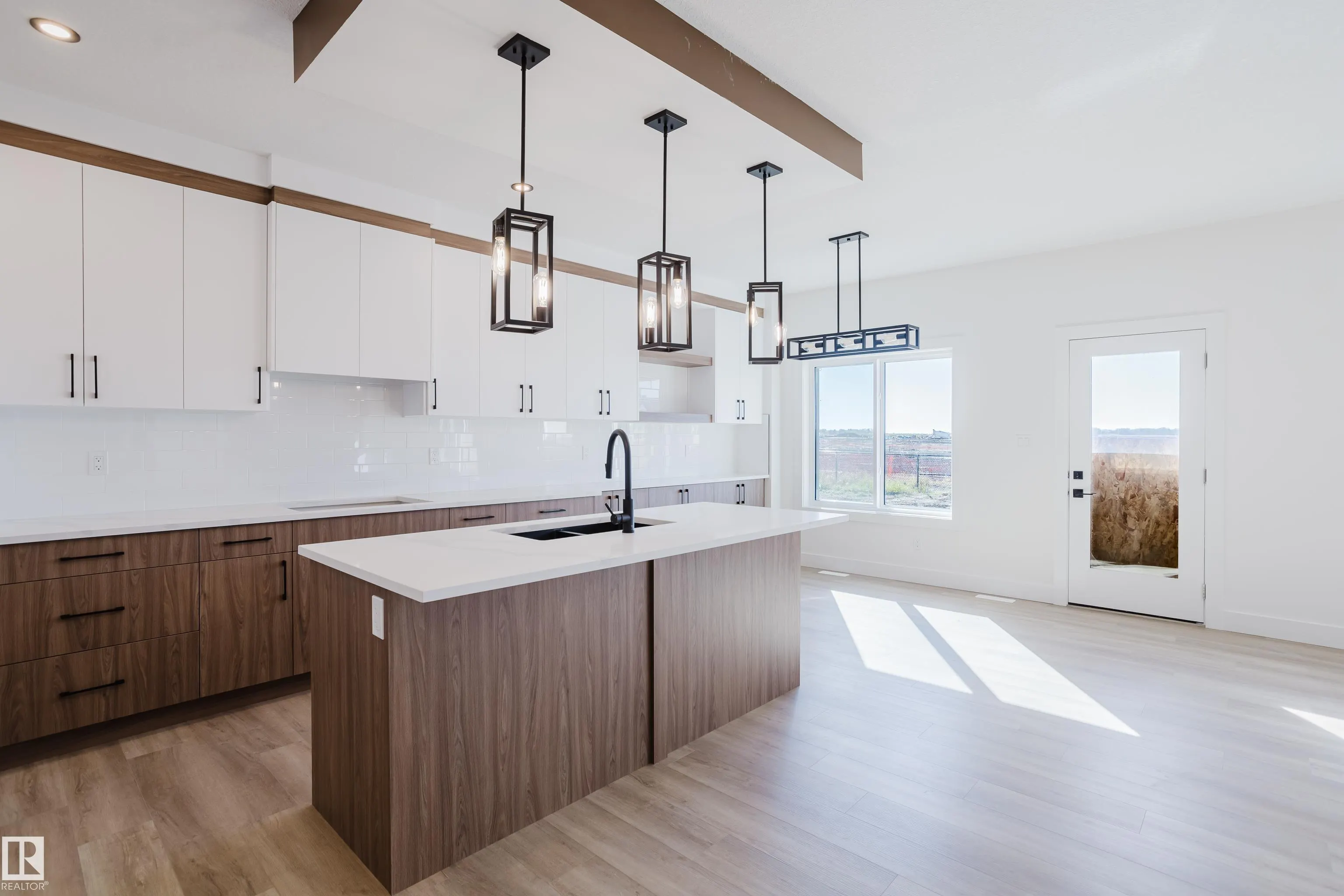 373 Bluff Cove