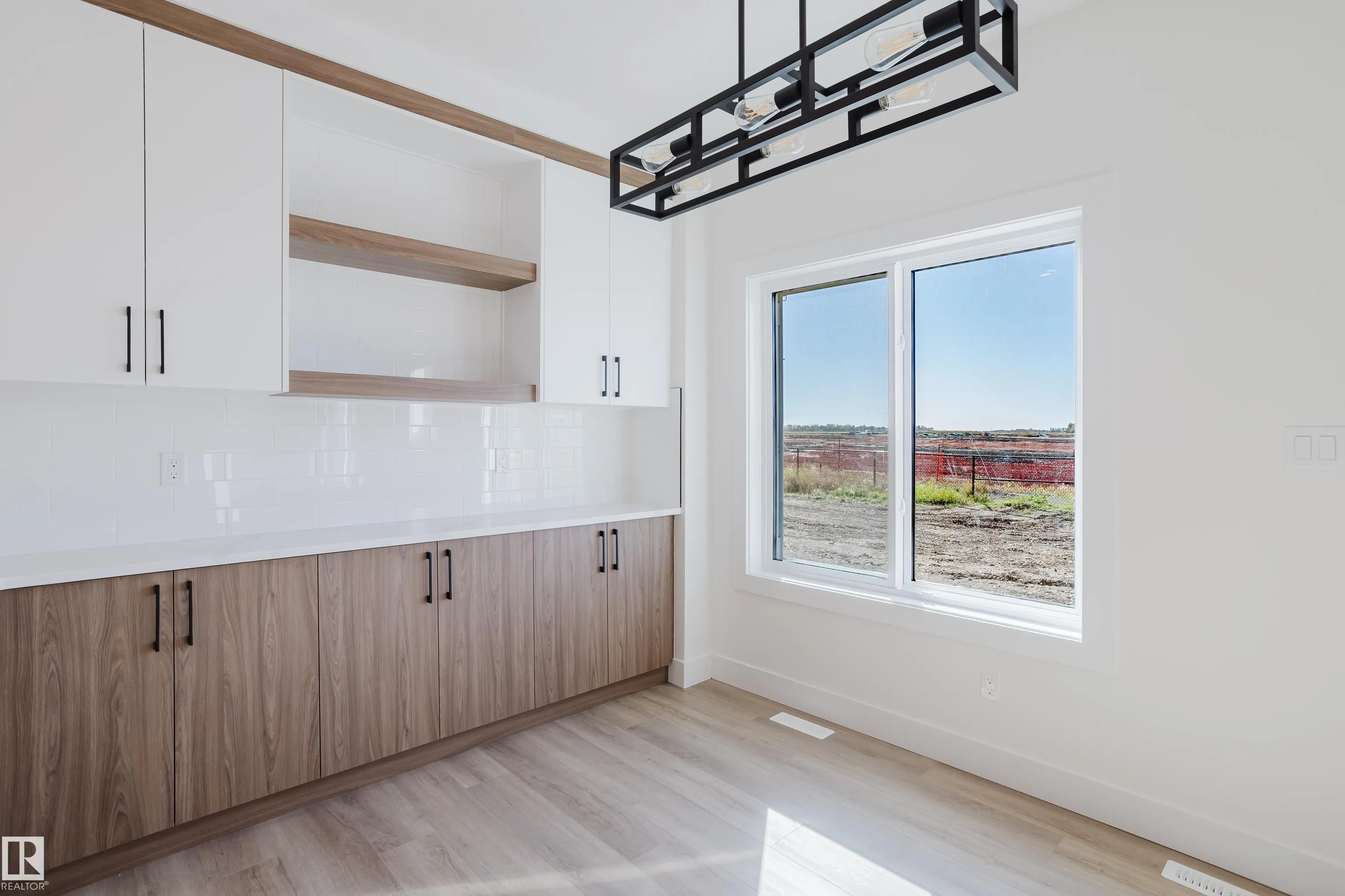 373 Bluff Cove