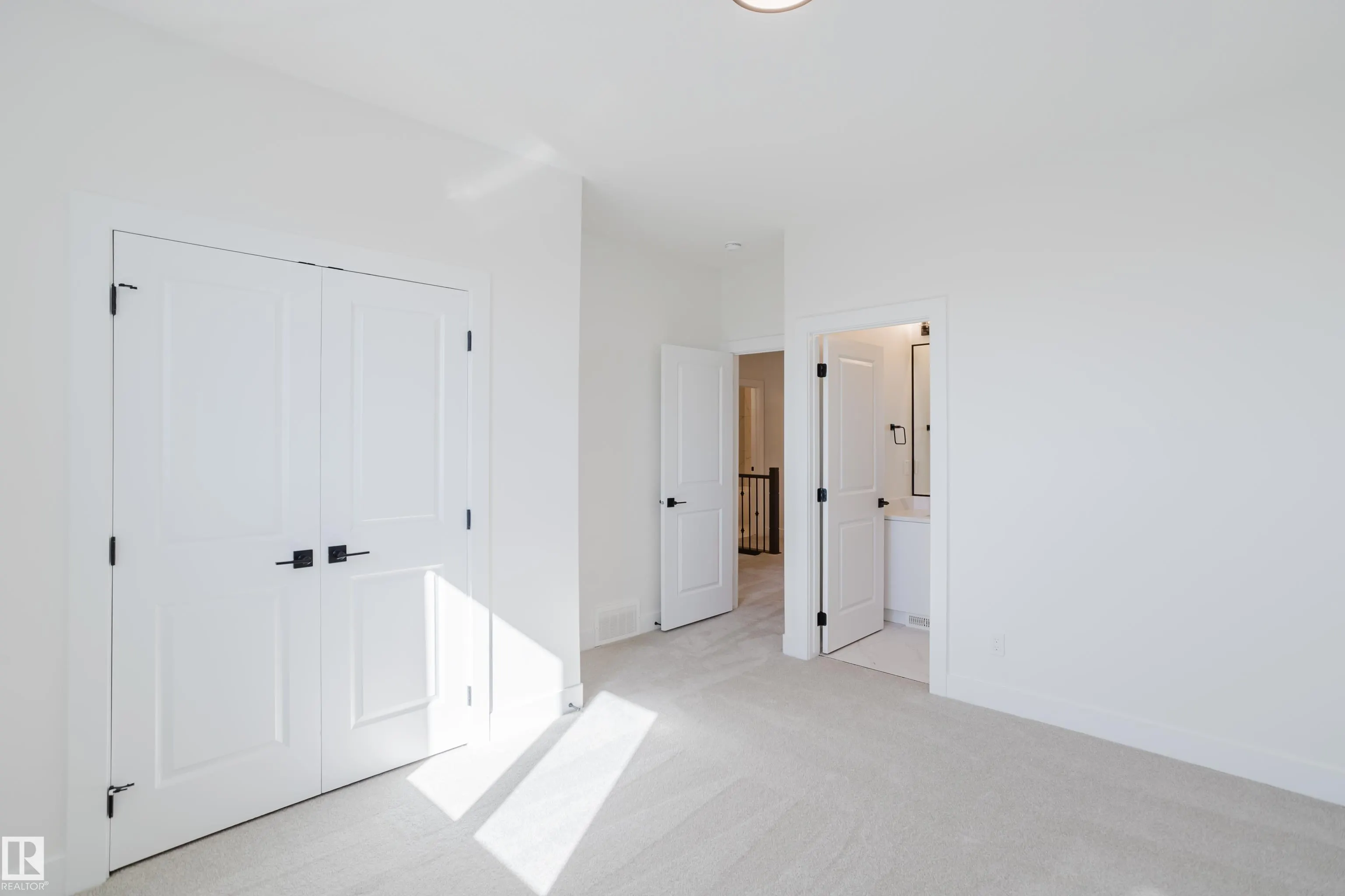 373 Bluff Cove