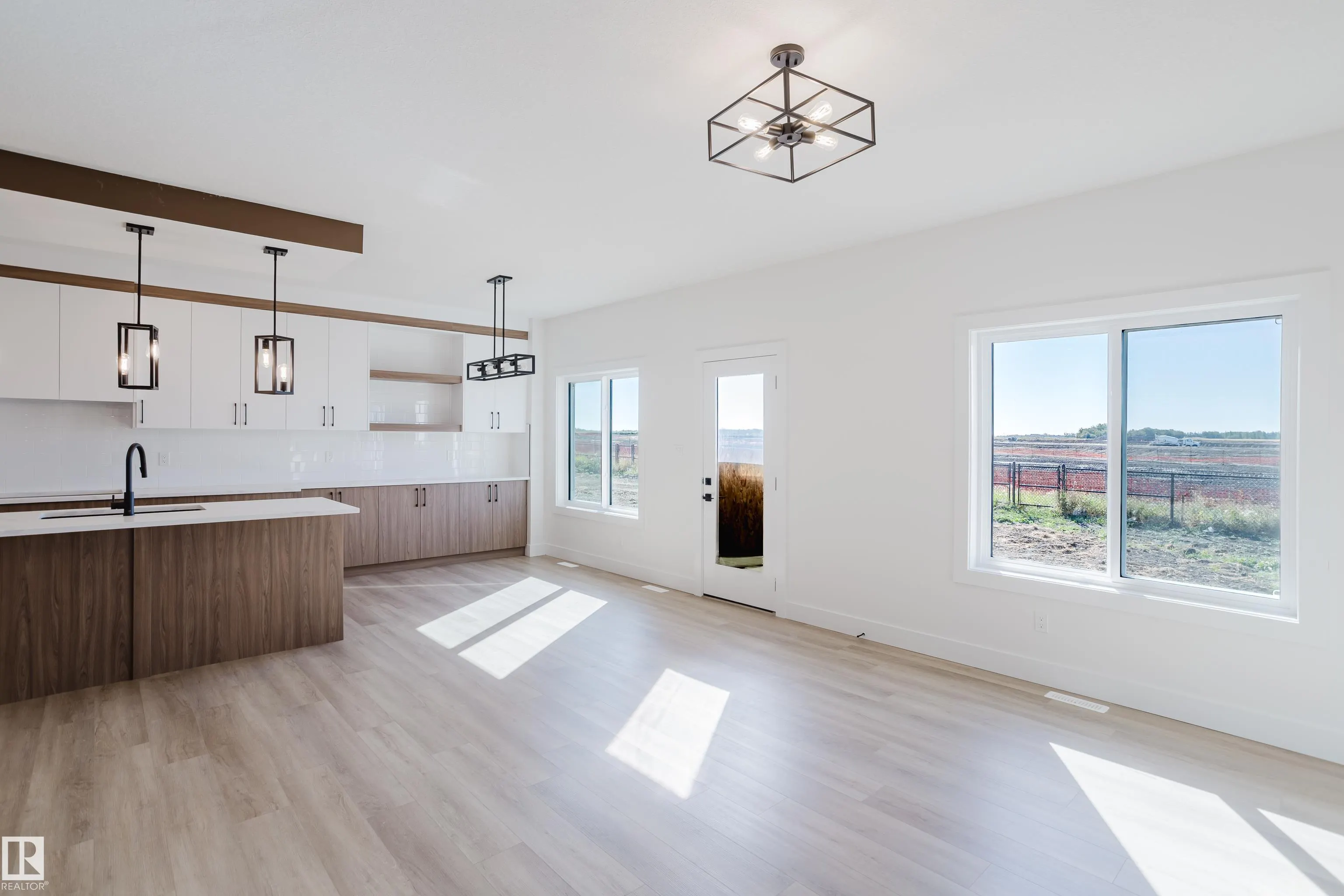 373 Bluff Cove
