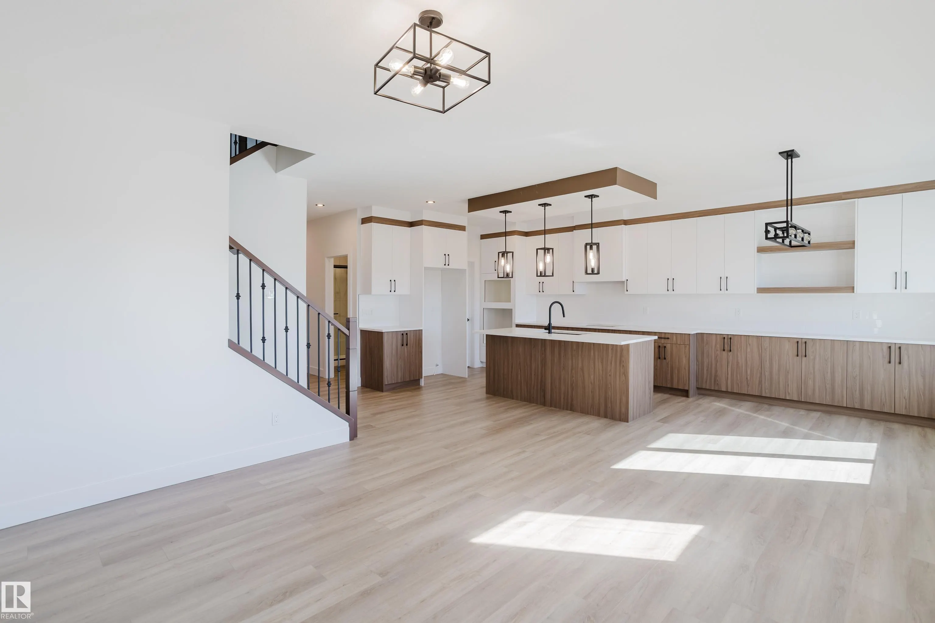 373 Bluff Cove