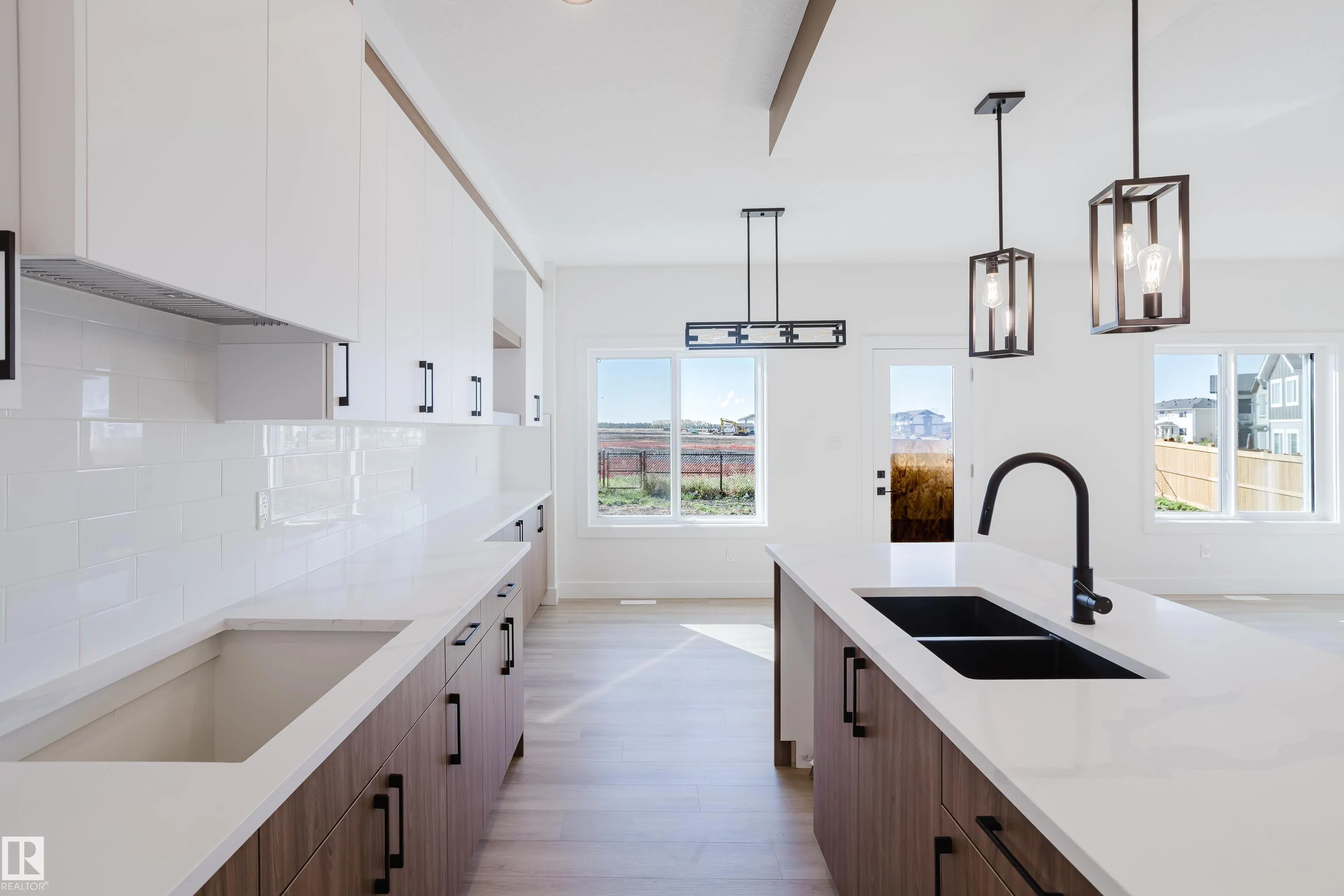 373 Bluff Cove