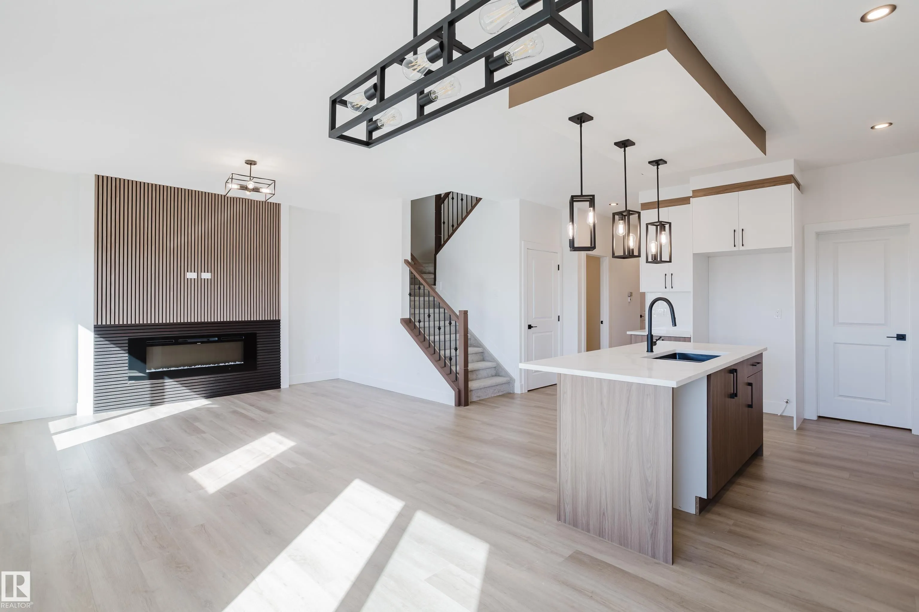 373 Bluff Cove