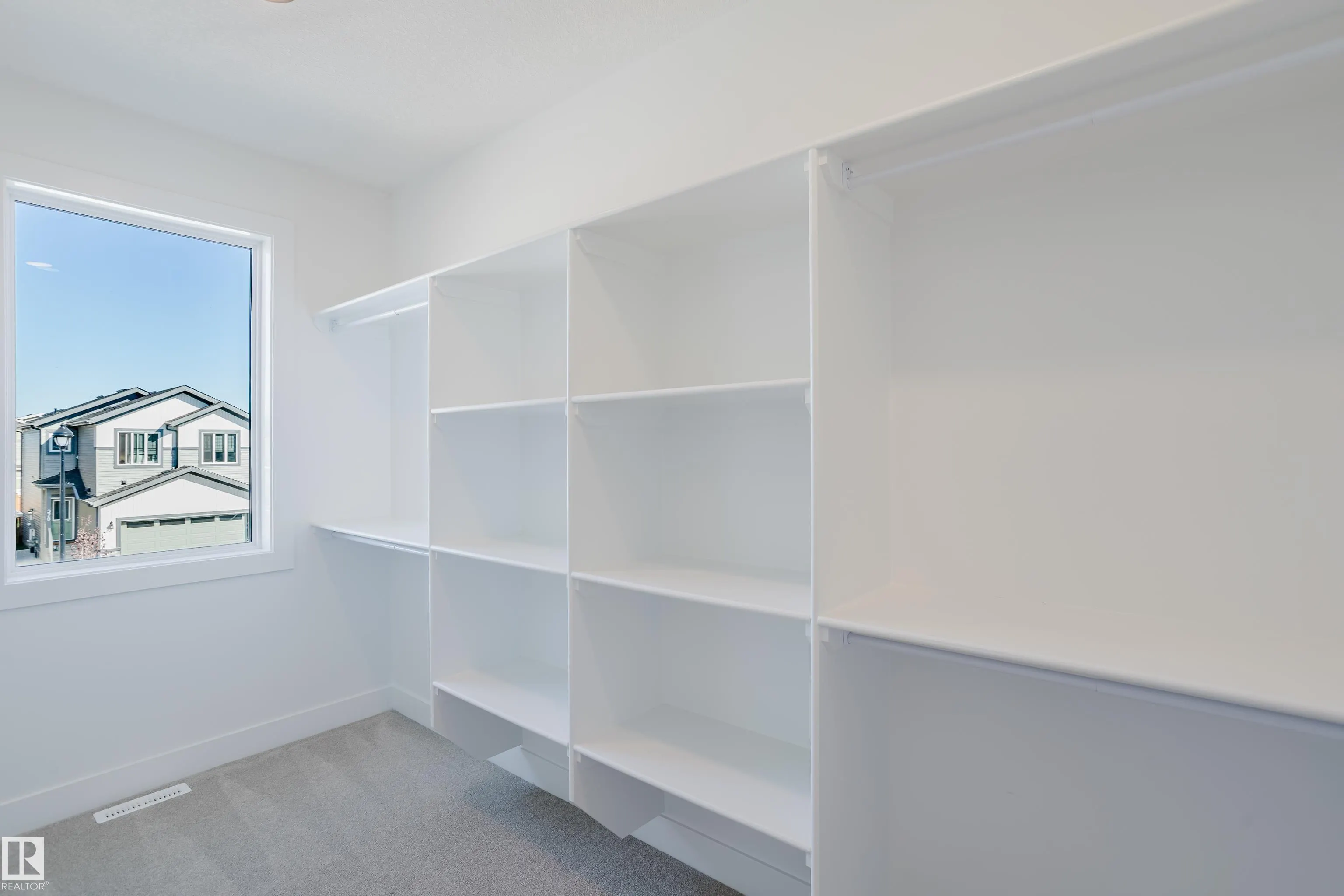 373 Bluff Cove